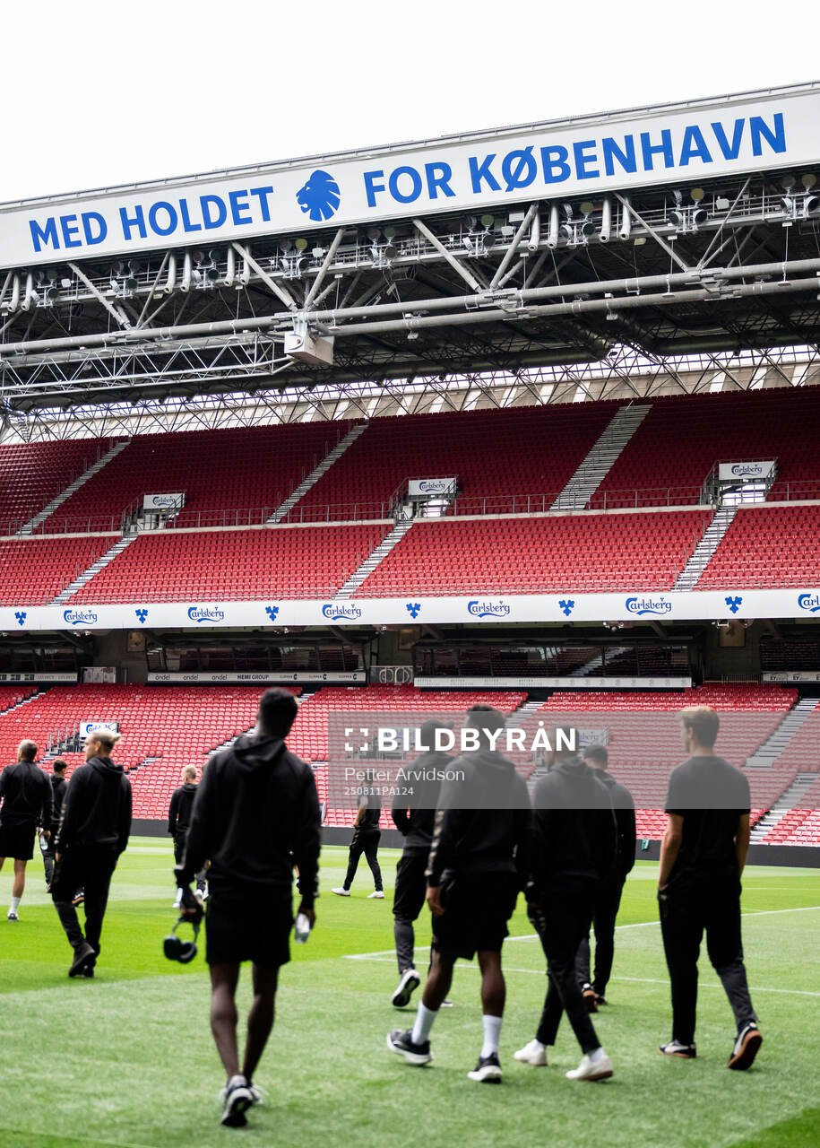 Players of Malmö FF at a stadium walk-around