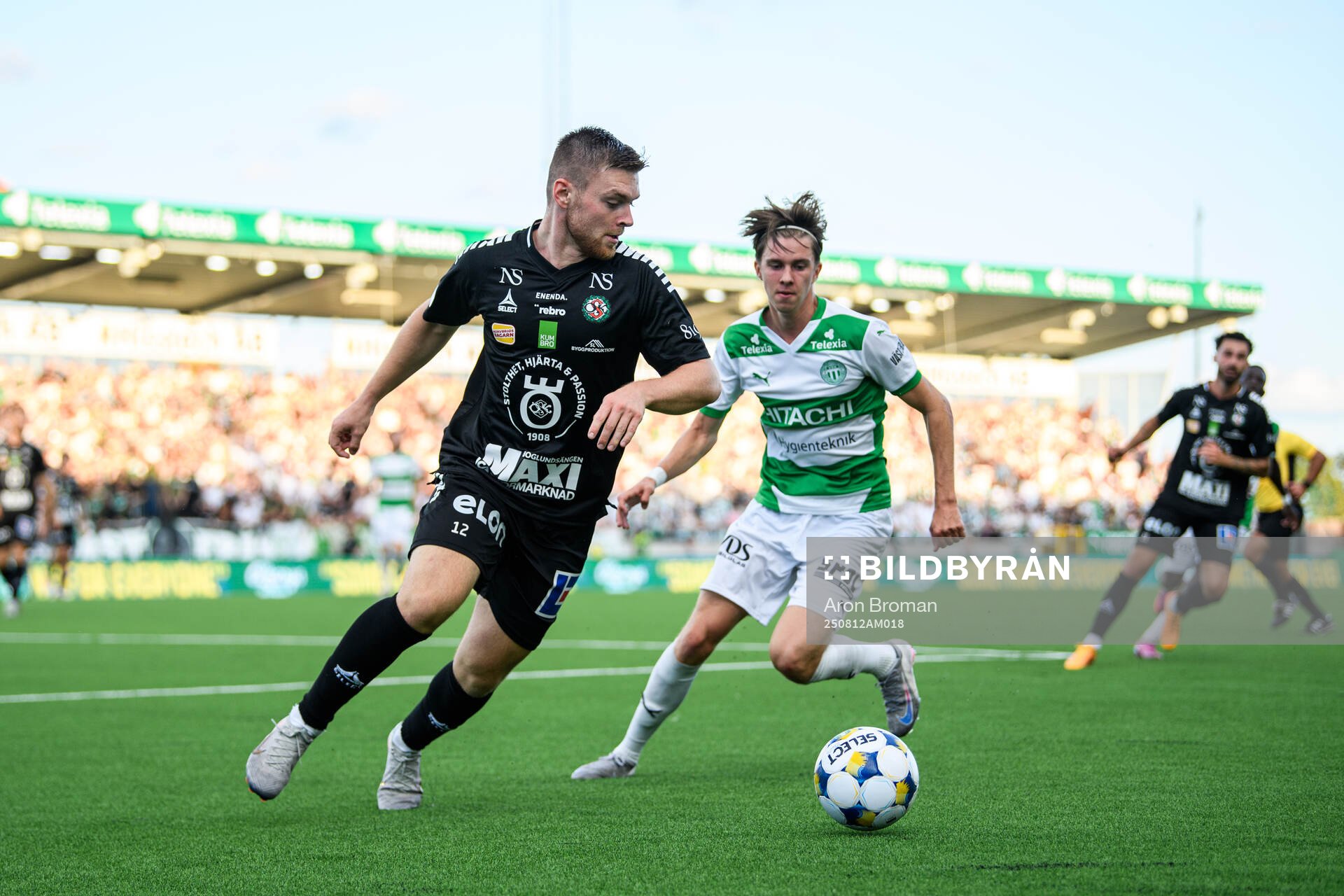 Örebros Dino Salihovic och Västerås Max Larsson