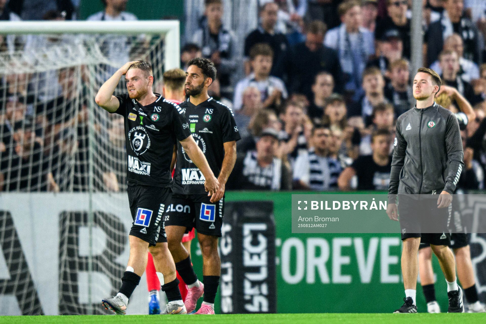 Örebros Dino Salihovic och Lucas Shlimon deppar