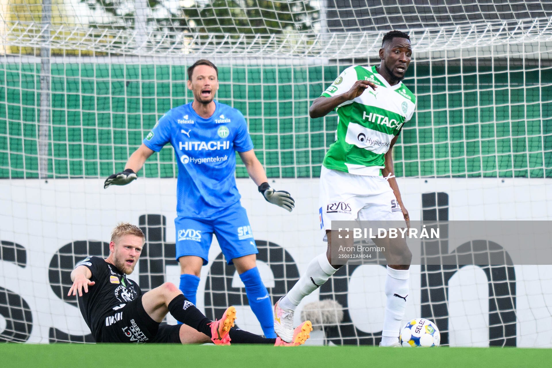 Örebros Kalle Holmberg och Västerås Frederic Nsabiyumva