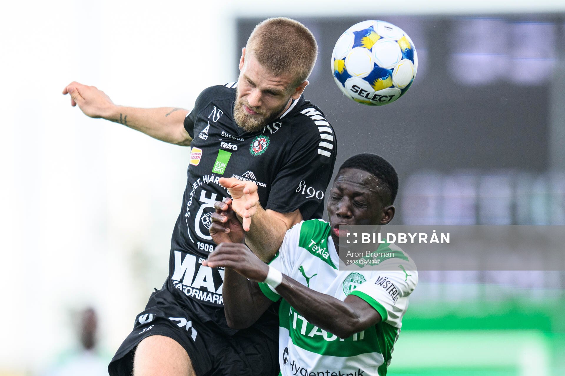 Örebros Hampus Söderström och Västerås Mamadou Ousmane
