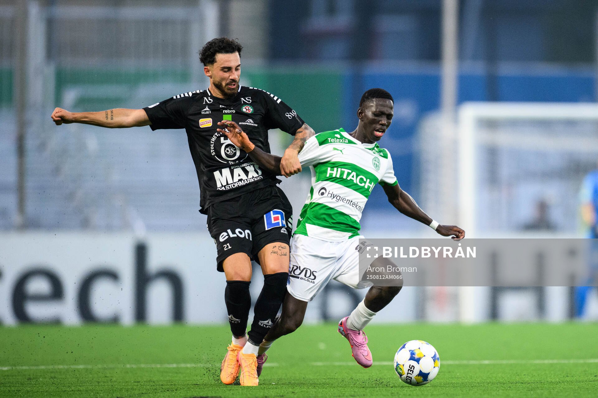 Örebros Simon Amin och Västerås Mamadou Ousmane Diagne