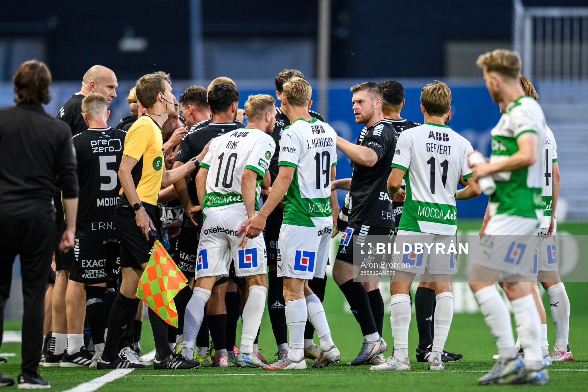 Västerås Jonathan Ring och Örebros Dino Salihovic