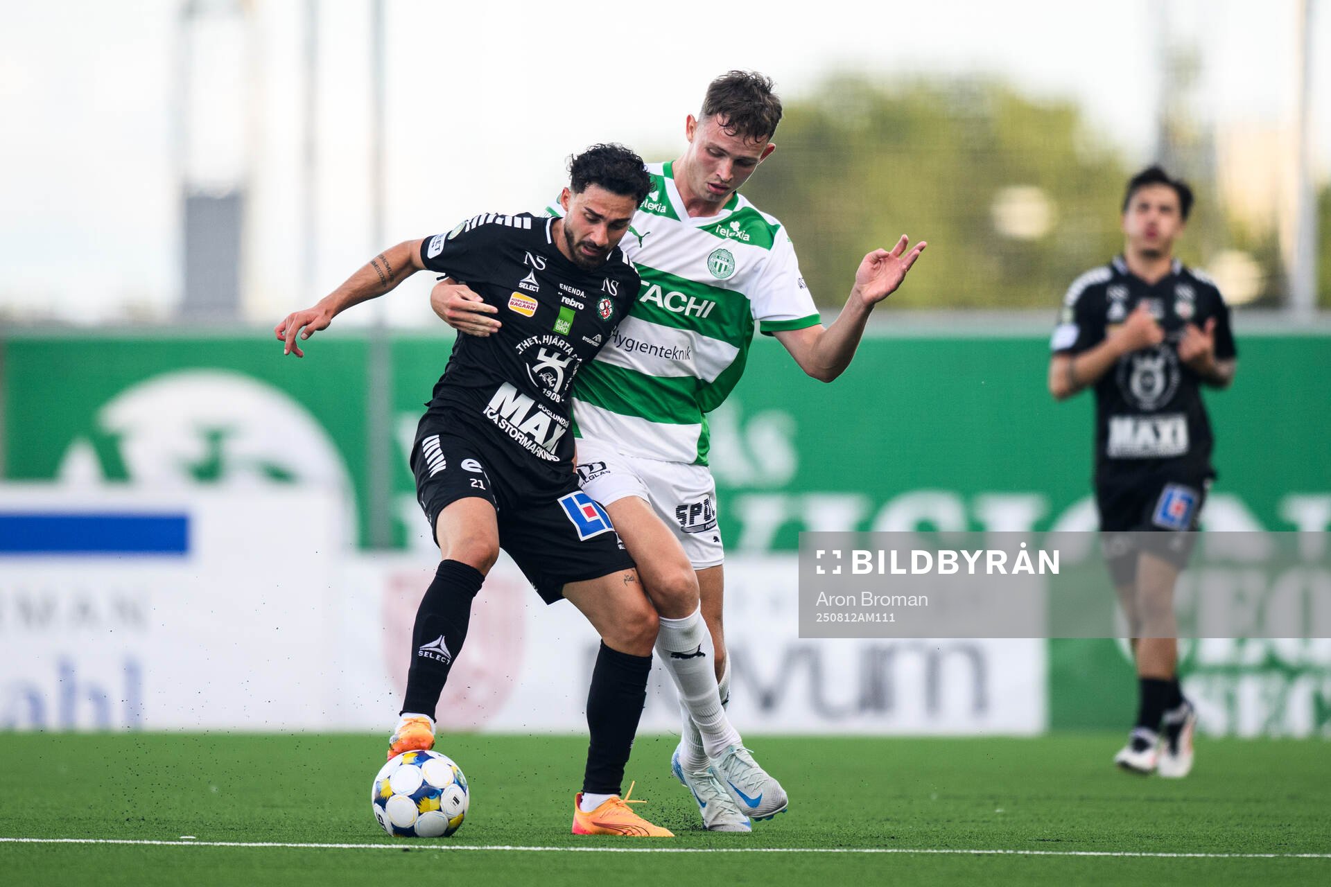 Örebros Simon Amin och Västerås Mikkel Ladefoged