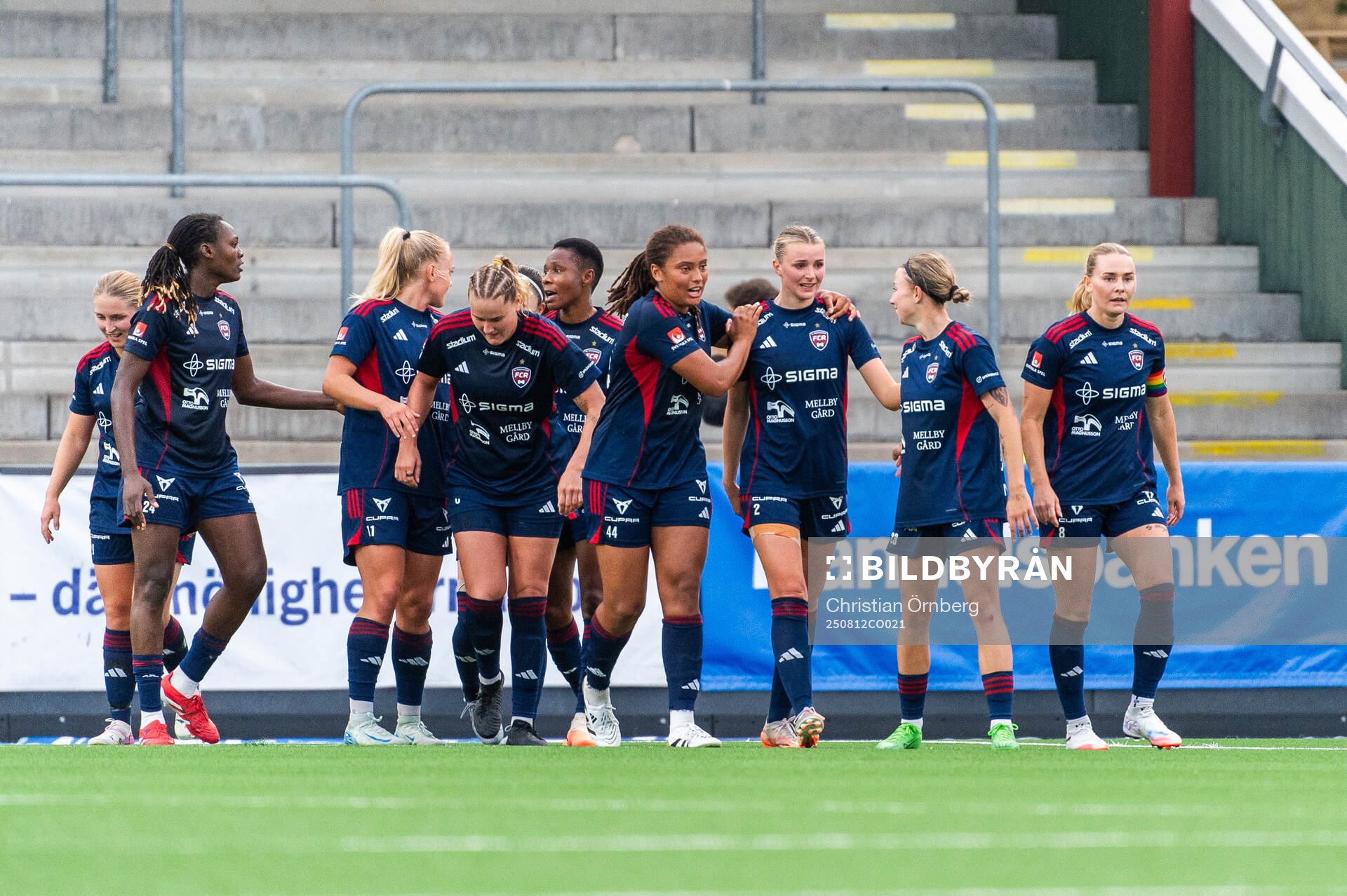 Rosengårds Thea Sørbo jublar med lagkamrater