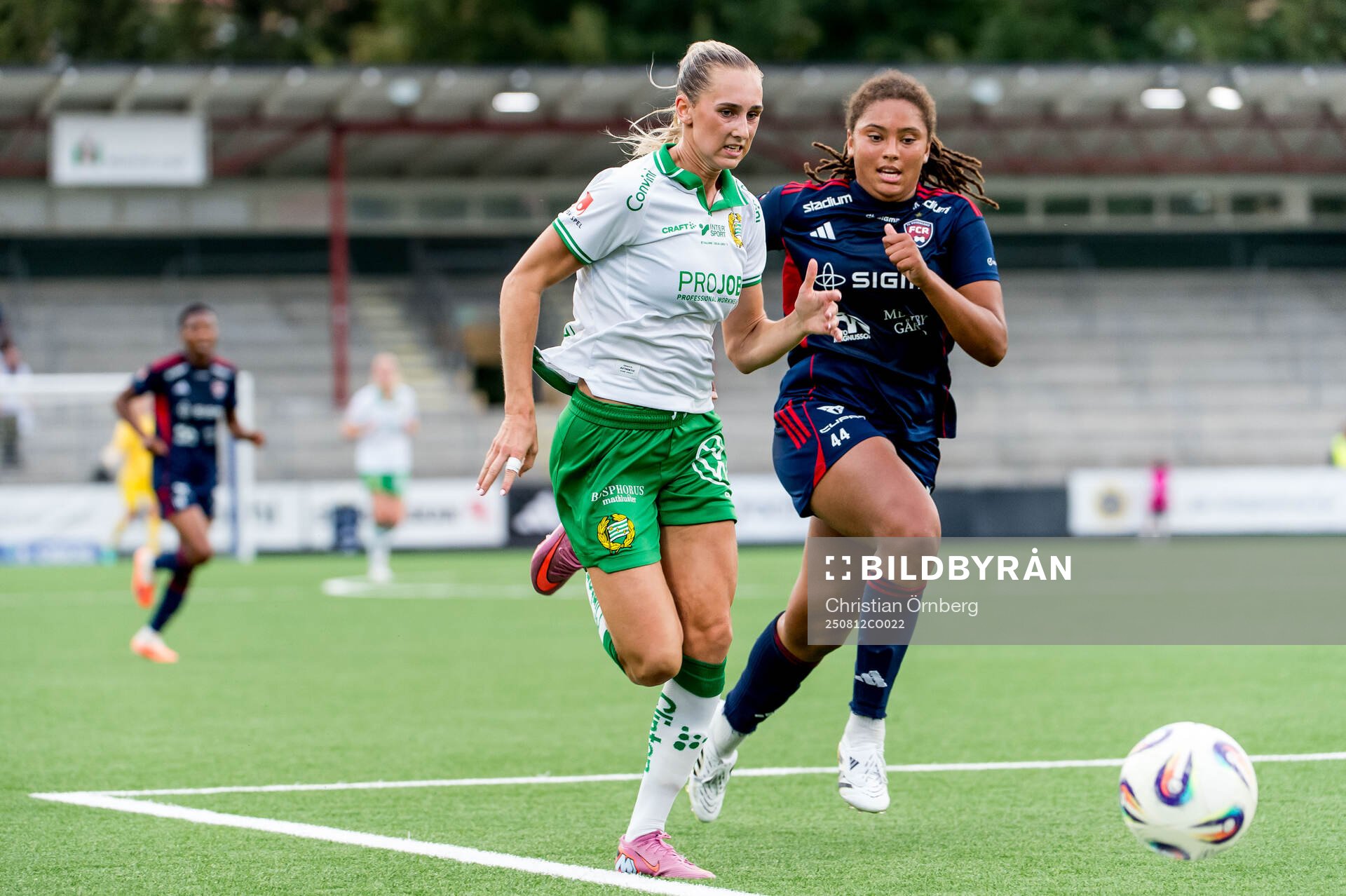 Hammarbys Ellen Wangerheim och Rosengårds Jo-Anne Agbor