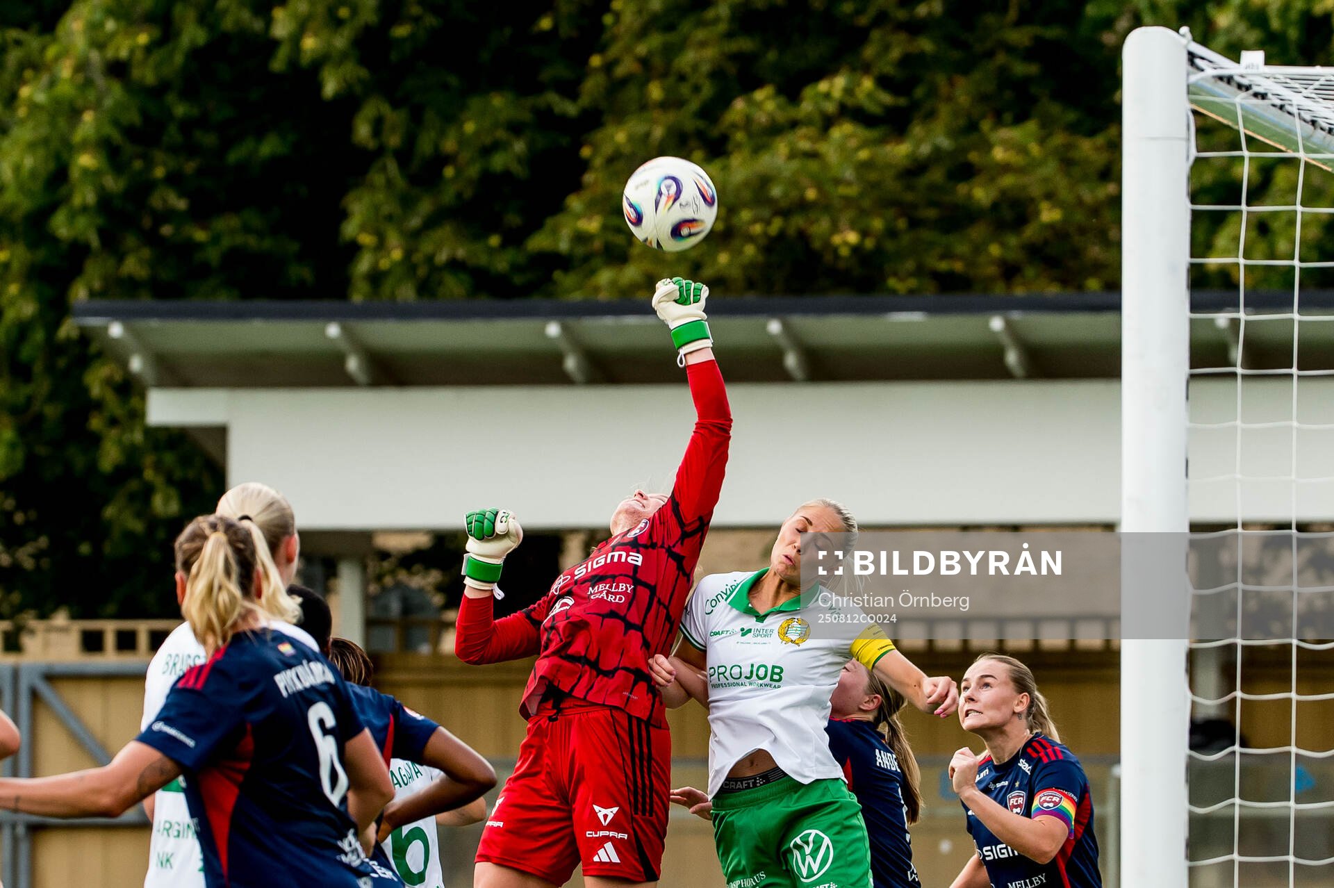 Rosengårds målvakt Samantha Leshnak Murphy och Hammarbys