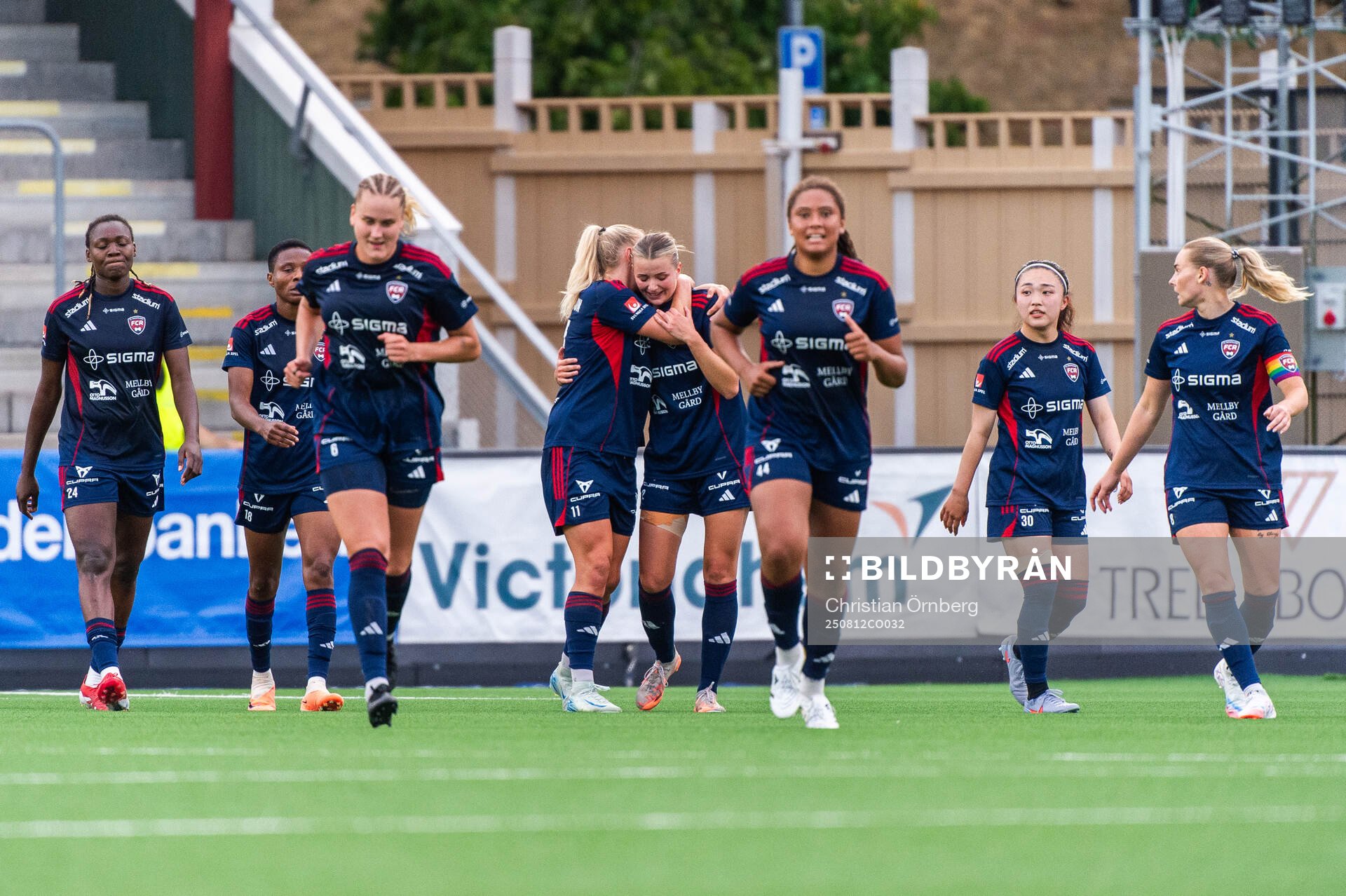 Rosengårds Thea Sørbo jublar med lagkamrater