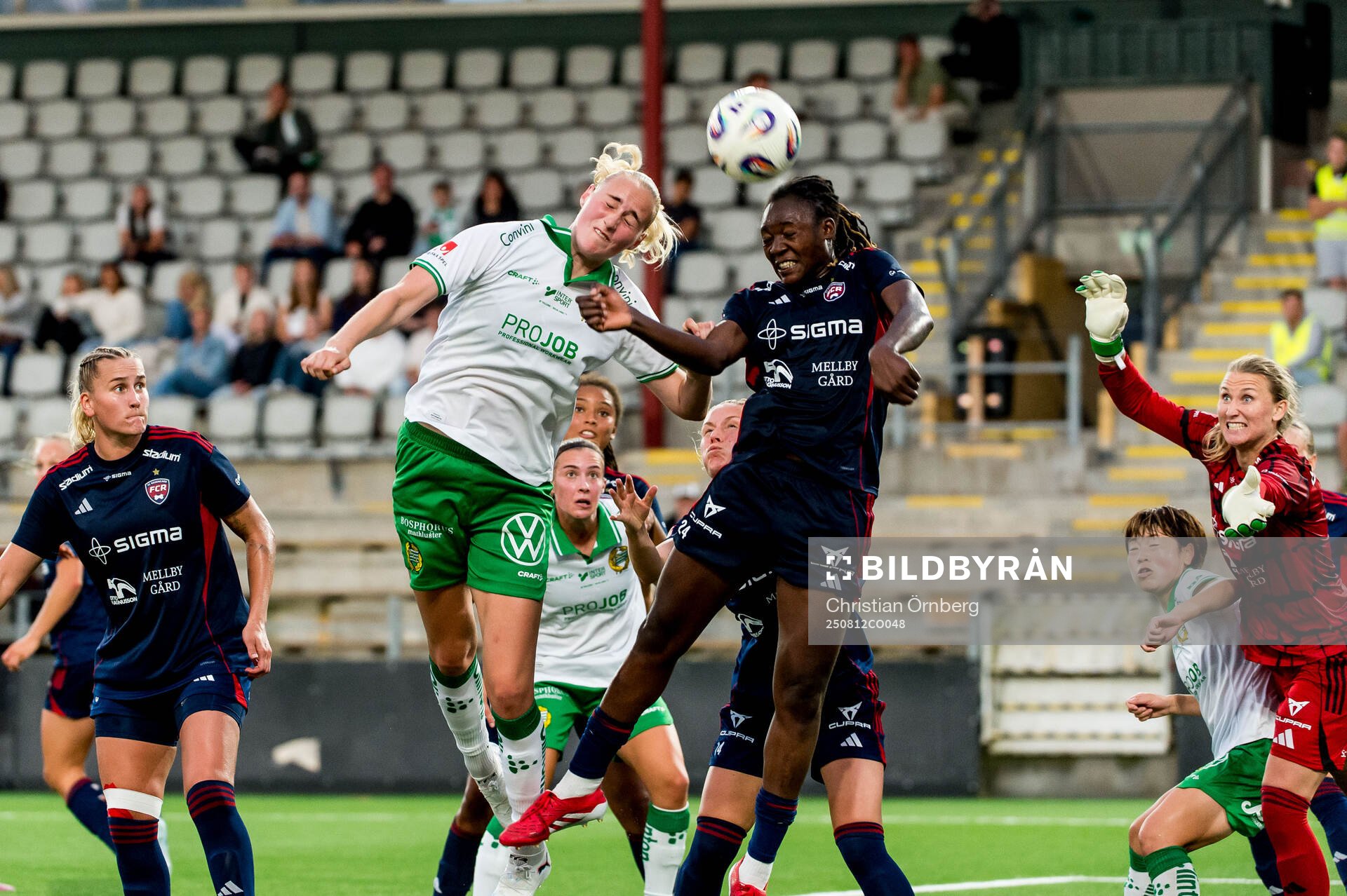 Hammarbys Emilie Bragstad och Rosengårds Anam Imo