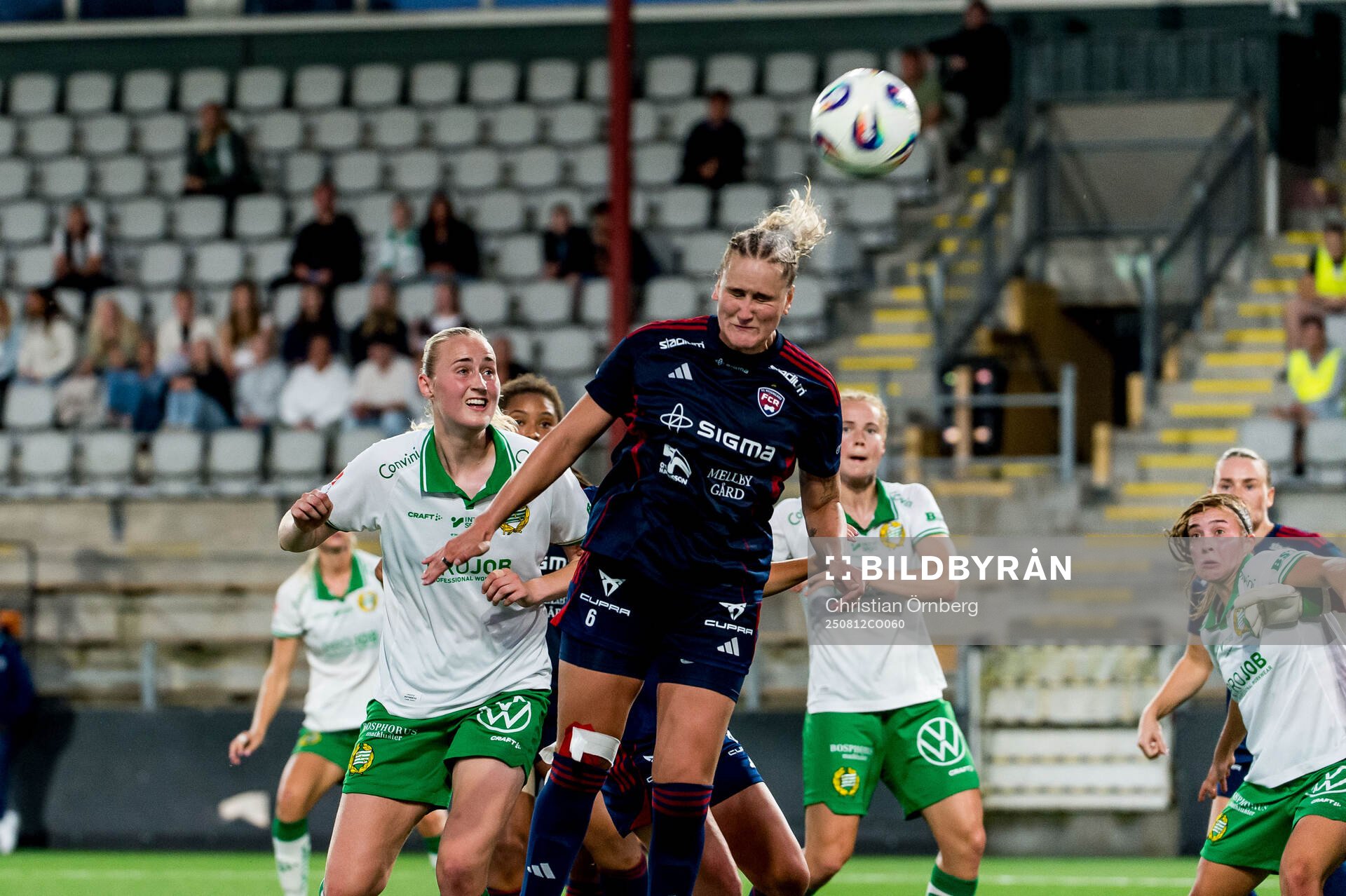 Rosengårds Elli Pikkujämsä och Hammarbys Emilie Bragstad