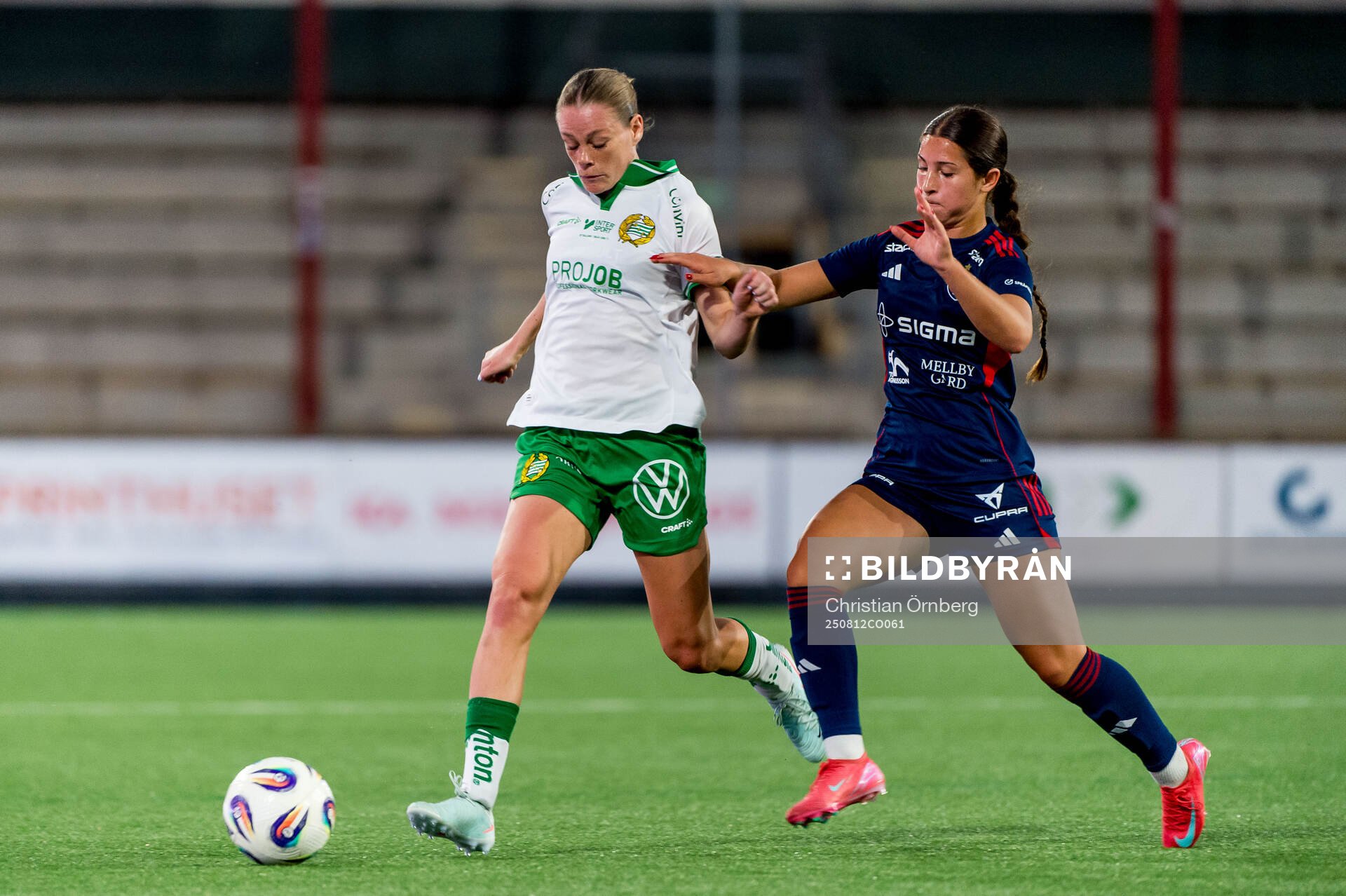 Hammarbys Sofia Reidy och Rosengårds Filippa Sjöström