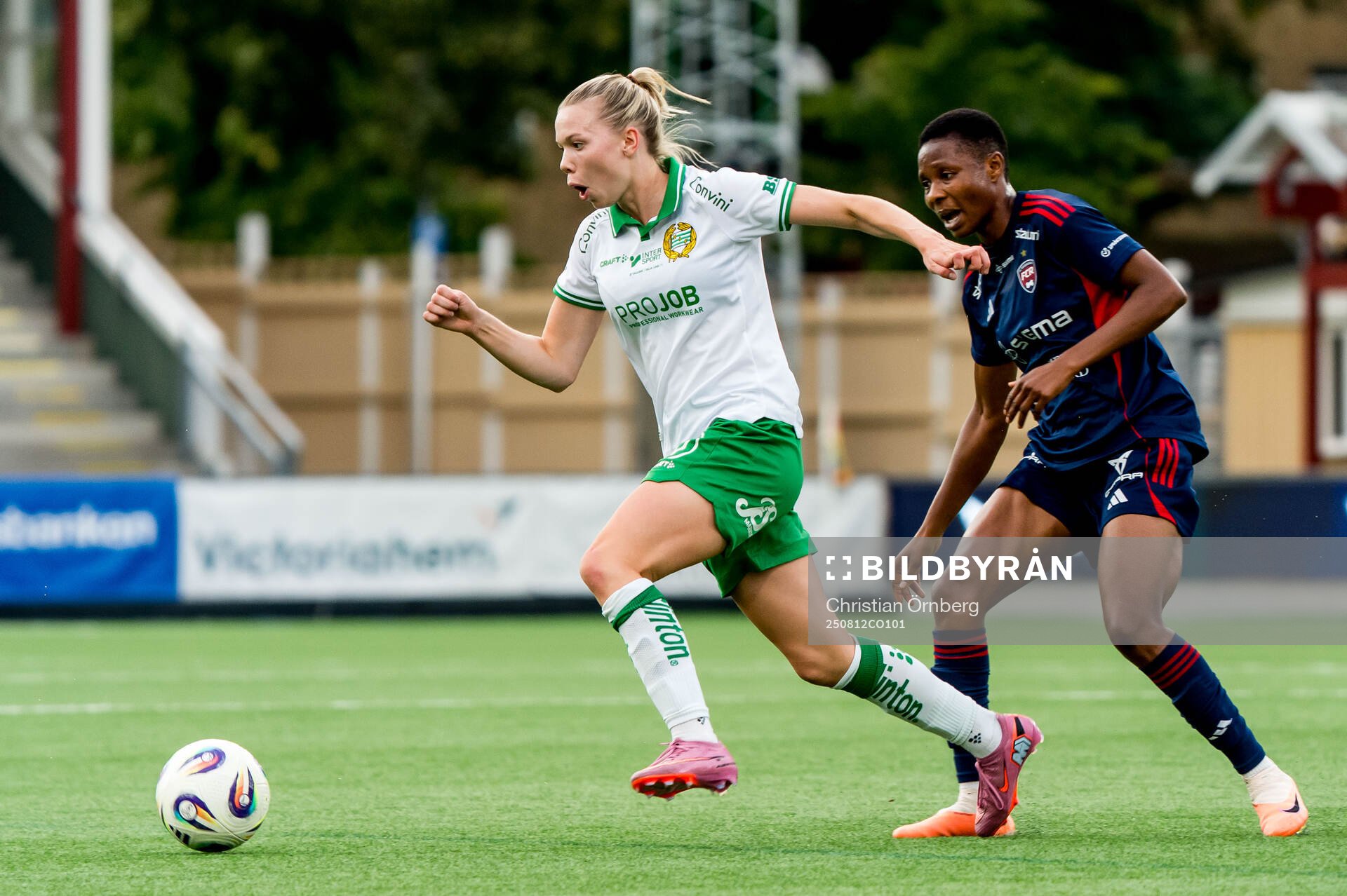 Hammarbys Bea Sprung och Rosengårds Halimatu Ayinde