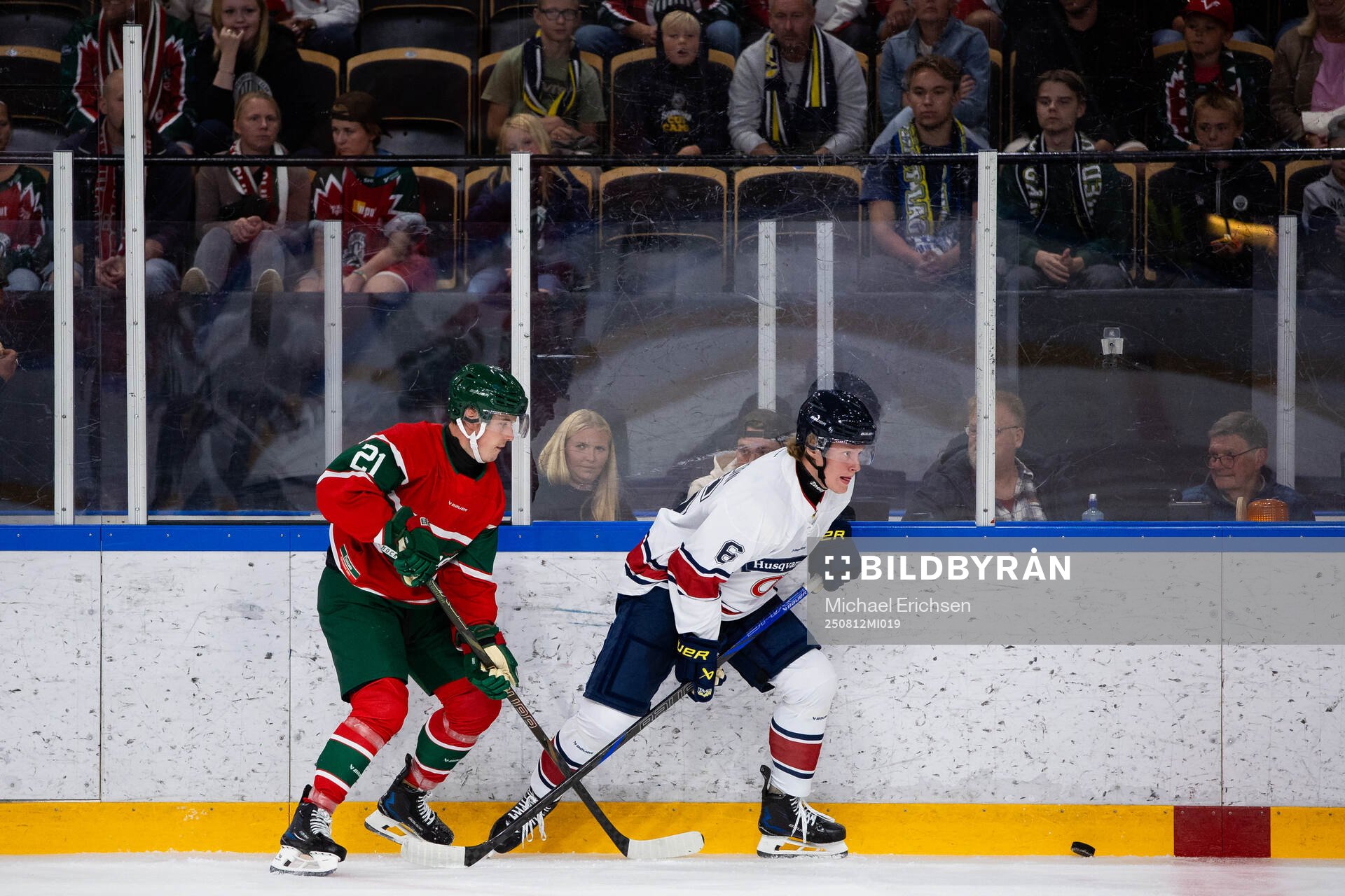 Frölundas Jere Innala och HV71s Karl Annborn