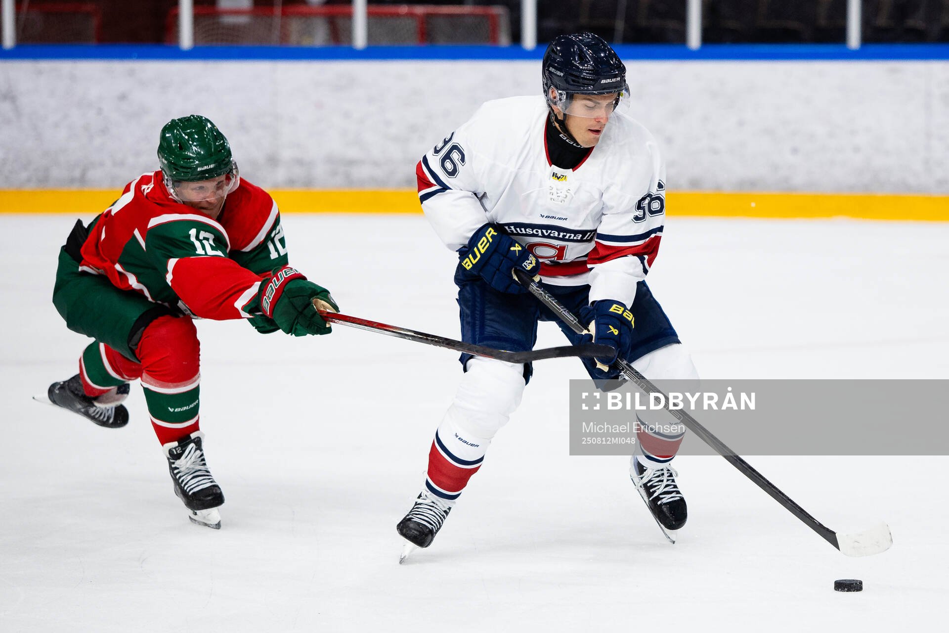 Frölundas Max Friberg och HV71s Nikola Pasic