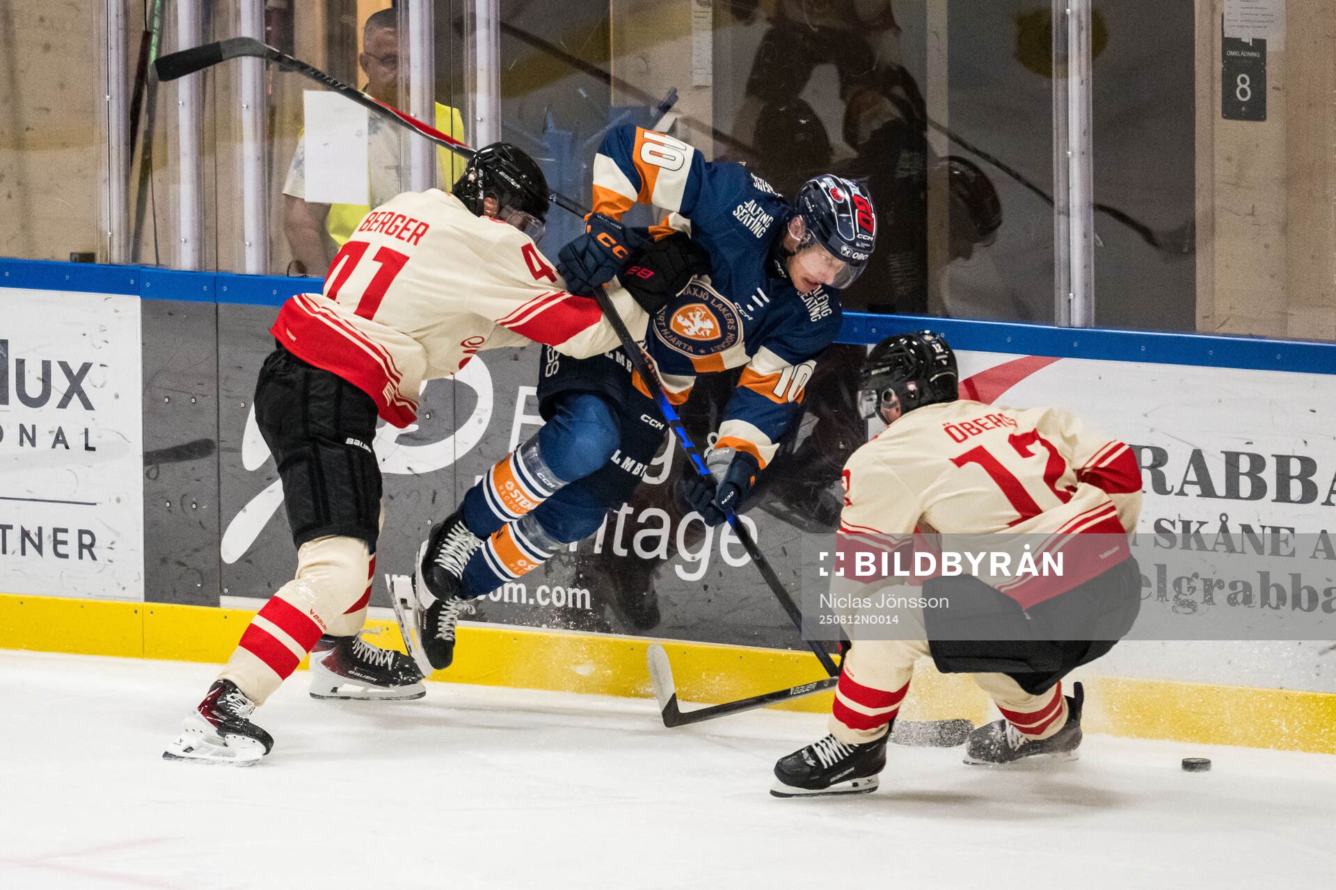 Malmö Redhawks Joseph Berger och Växjös Eemeli Suomi