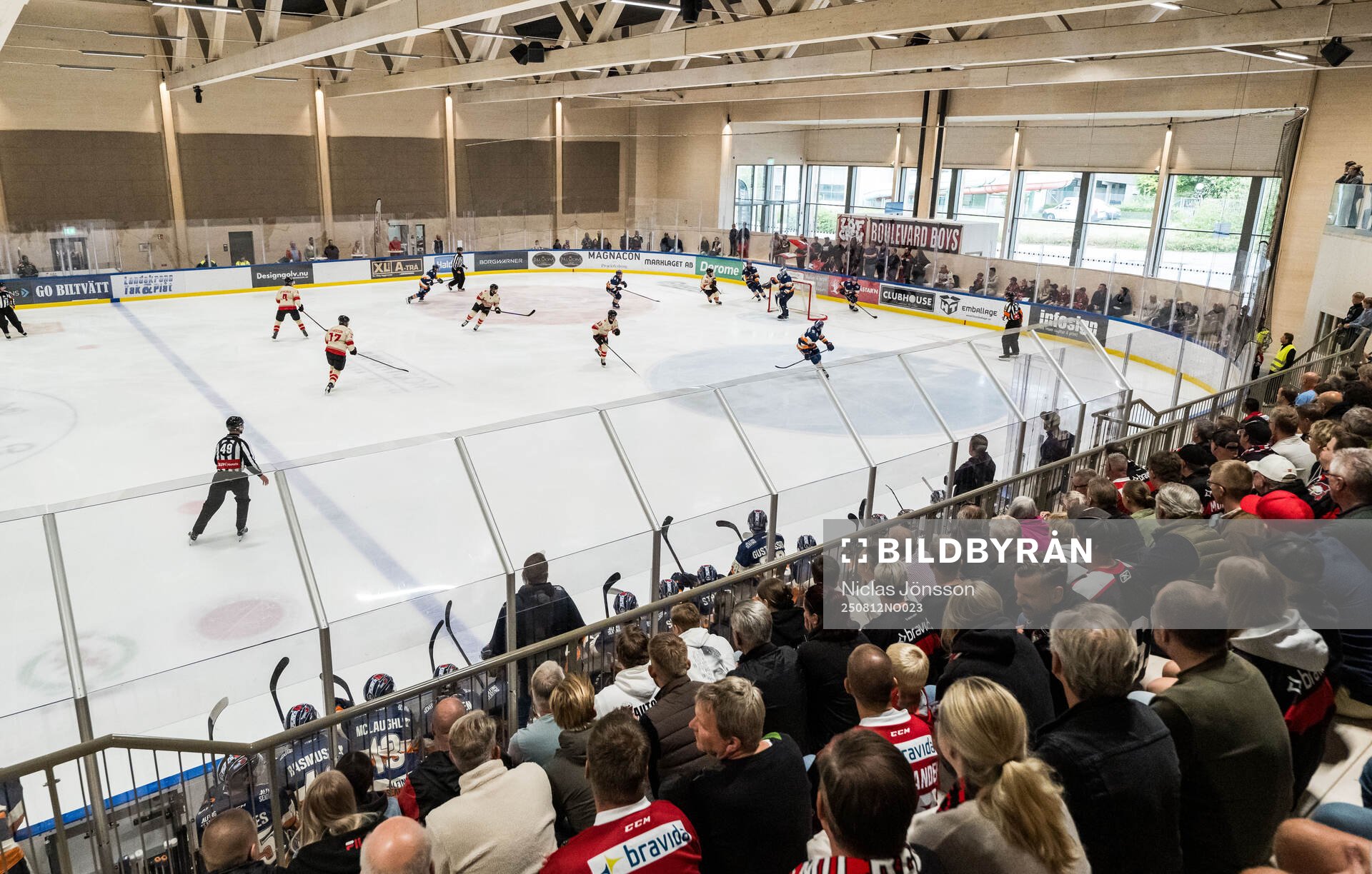 Interiör av Landskrona ishall