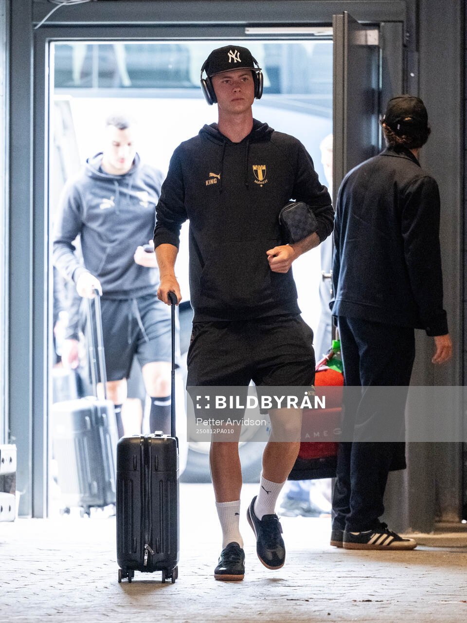 Daniel Gudjohnsen of Malmö FF arrives at the arena