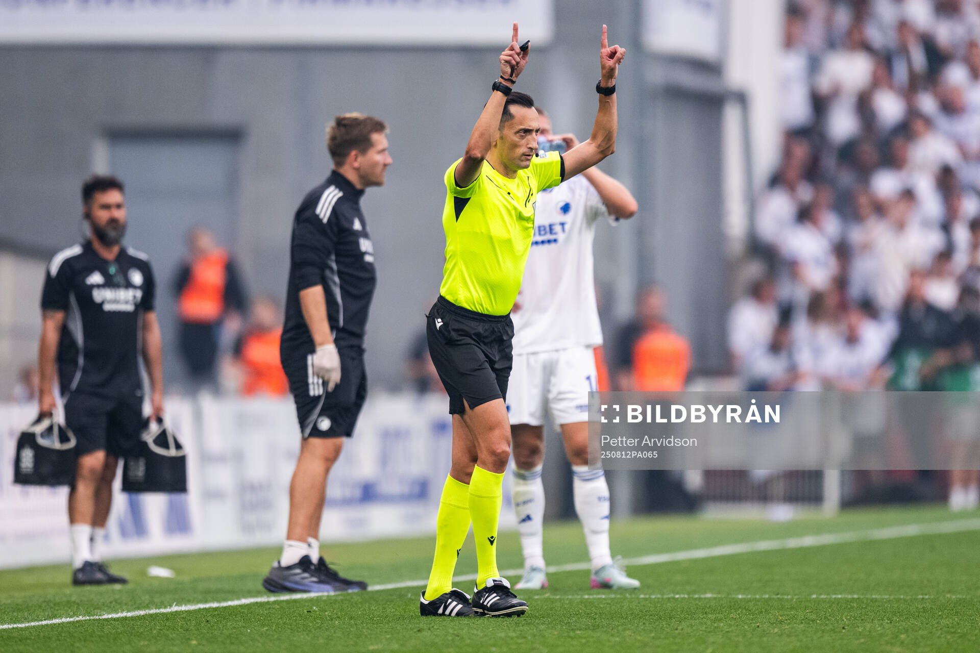 Referee José María Sánchez