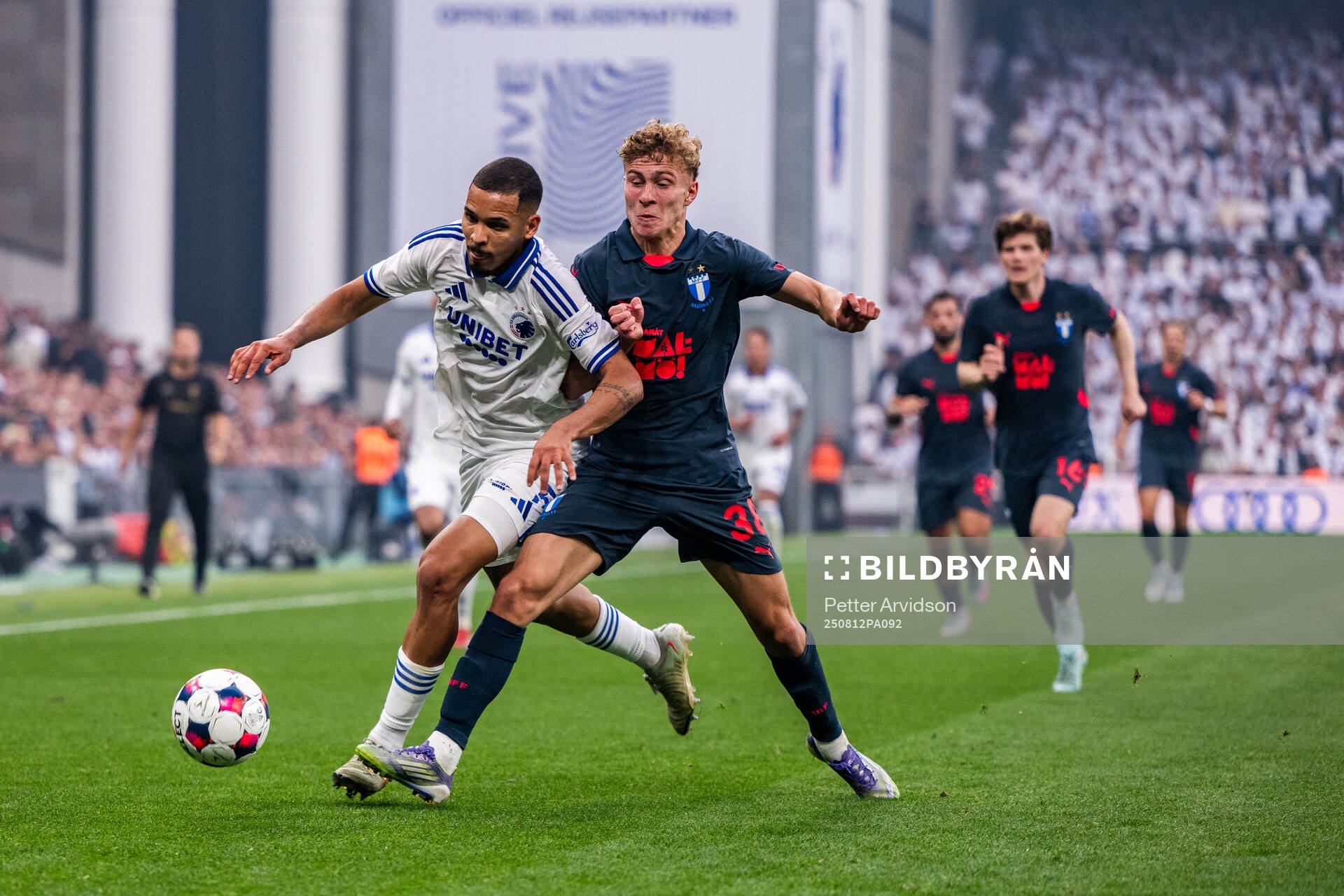 Gabriel Pereira of FC Copenhagen and Hugo Bolin of Malmö FF
