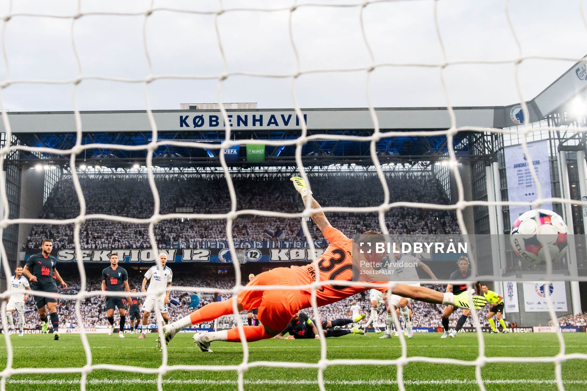 Mohamed Elyounoussi of FC Copenhagen scores the 3-0 goal