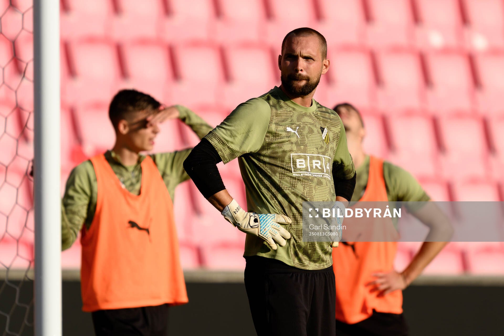 Goalkeeper Oscar Jansson