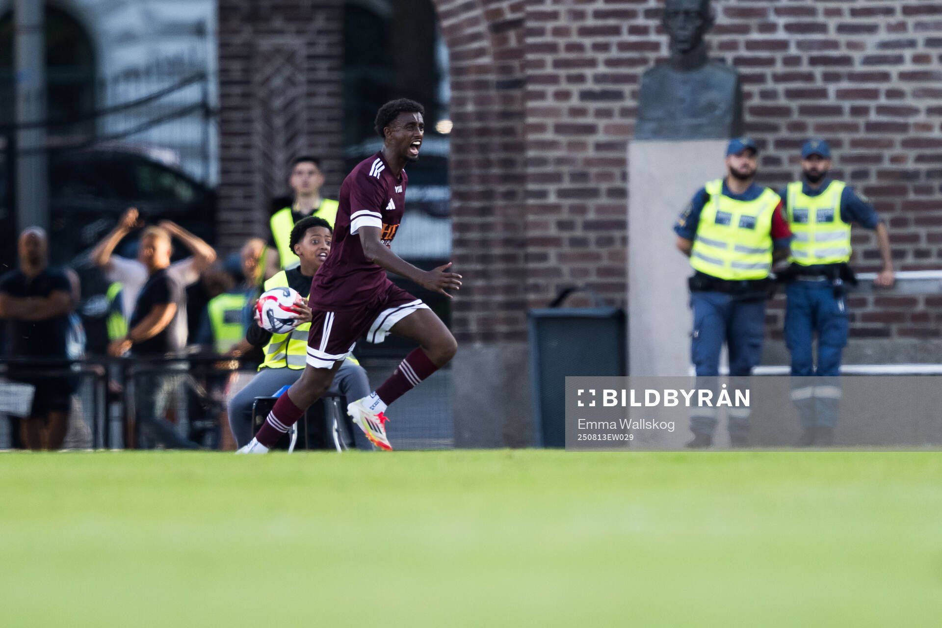 FC Järfällas Kahin Dahir jublar