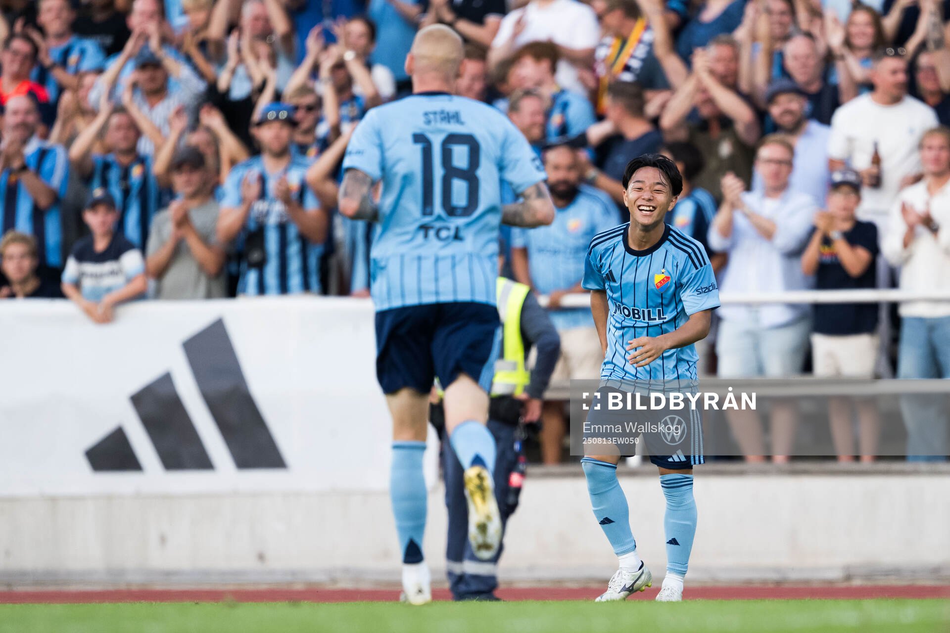 Djurgårdens Adam Ståhl och Keita Kosugi jublar