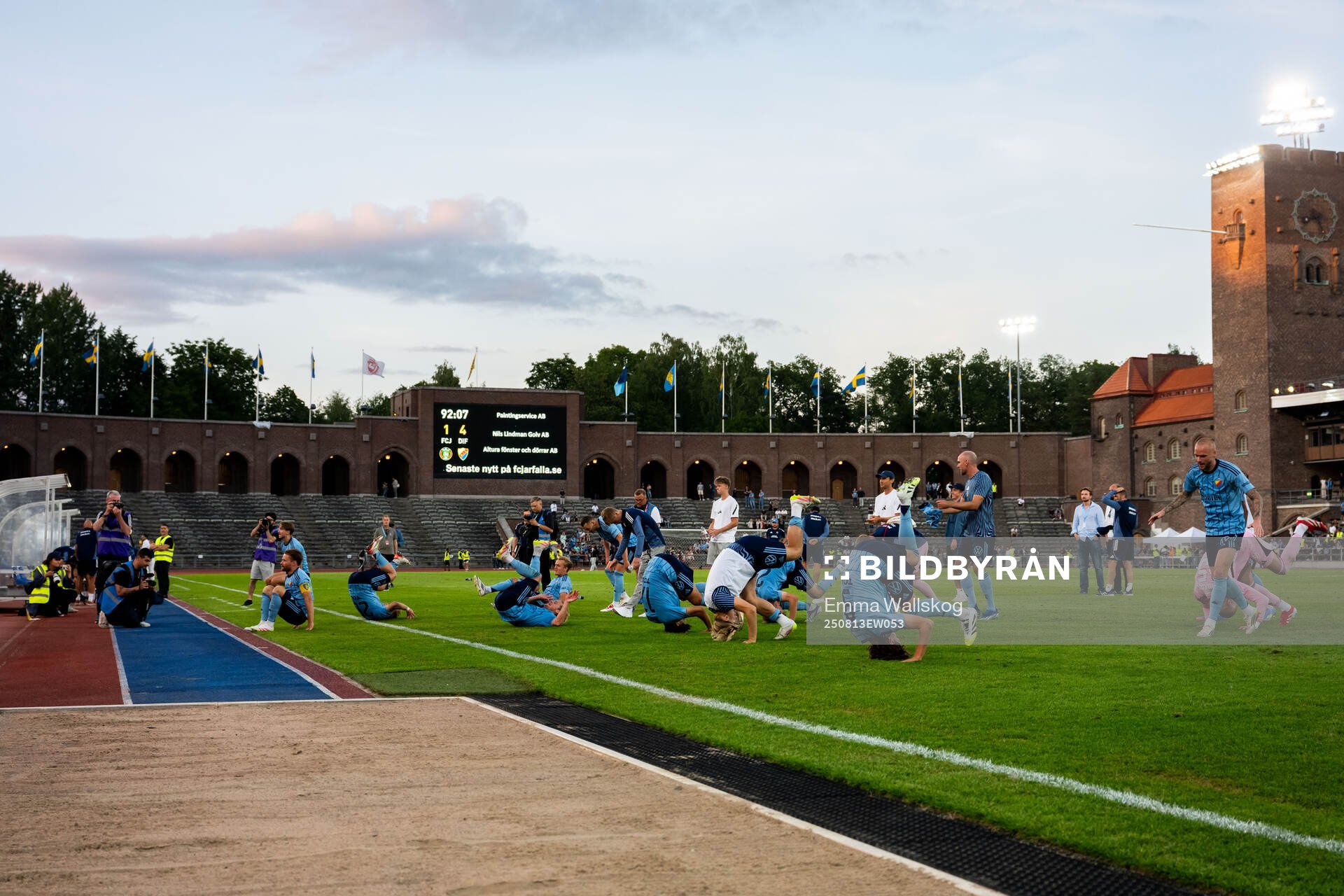 Djurgårdens supportrar jublar