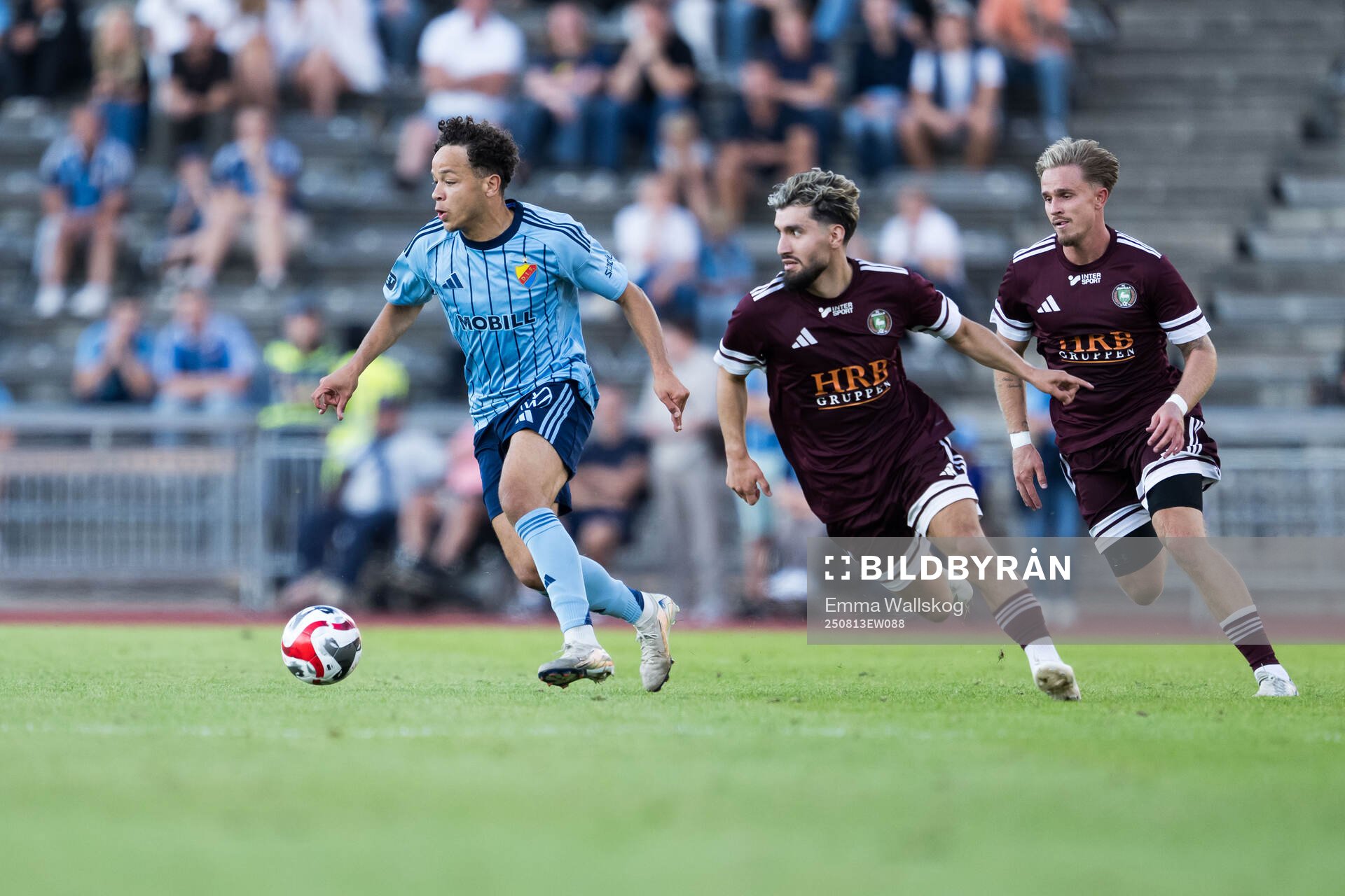 Djurgårdens Mikael Anderson och FC Järfällas Anthony