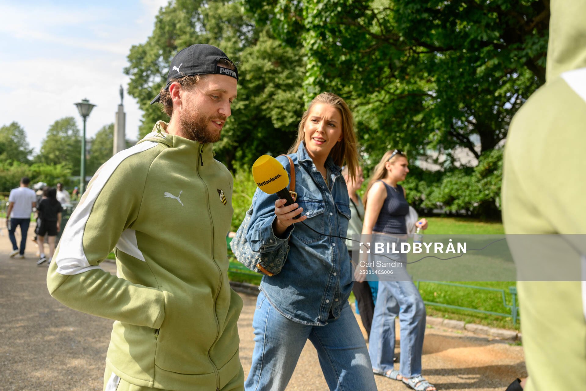 Adam Lundkvist is being interviewed by Norwegian newspaper