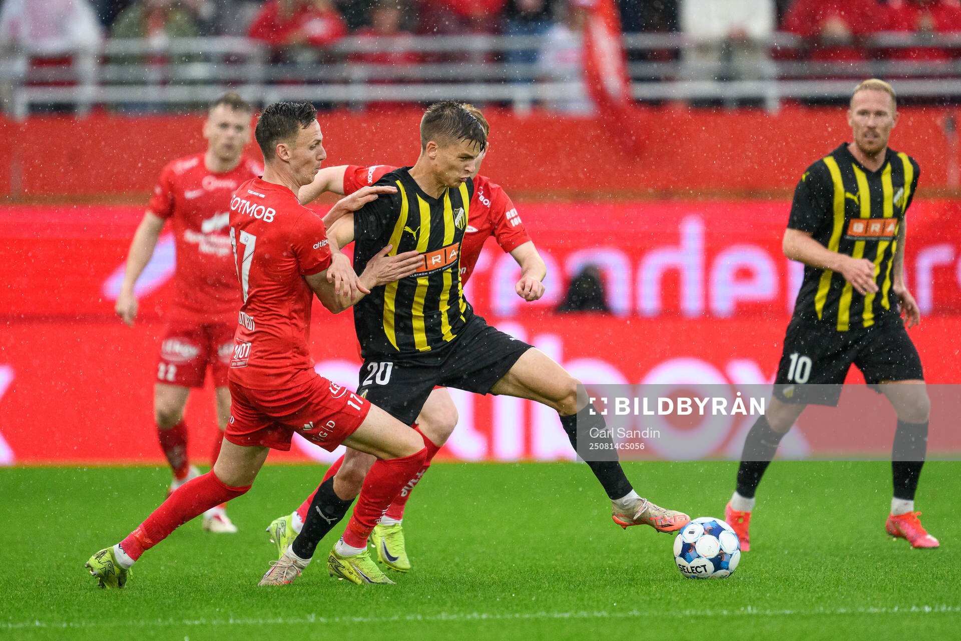 Joachim Soltvedt of Brann and Adrian Svanbäck of Häcken