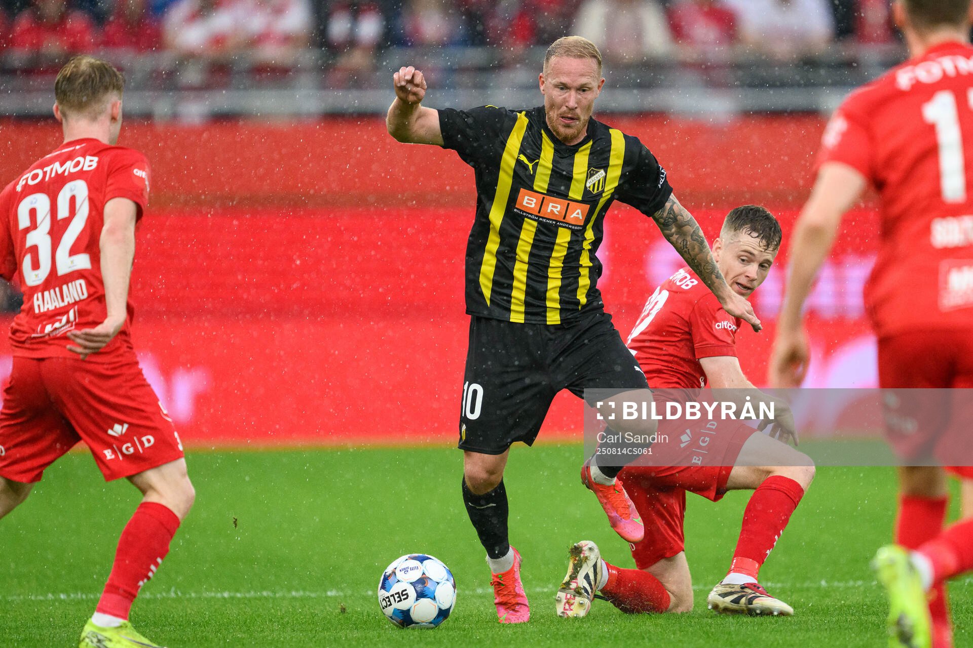 Mikkel Rygaard Jensen of Häcken and Saevar Atli Magnusson
