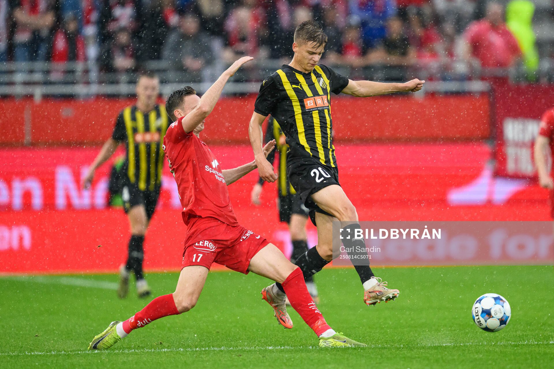 Joachim Soltvedt of Brann and Adrian Svanbäck of Häcken