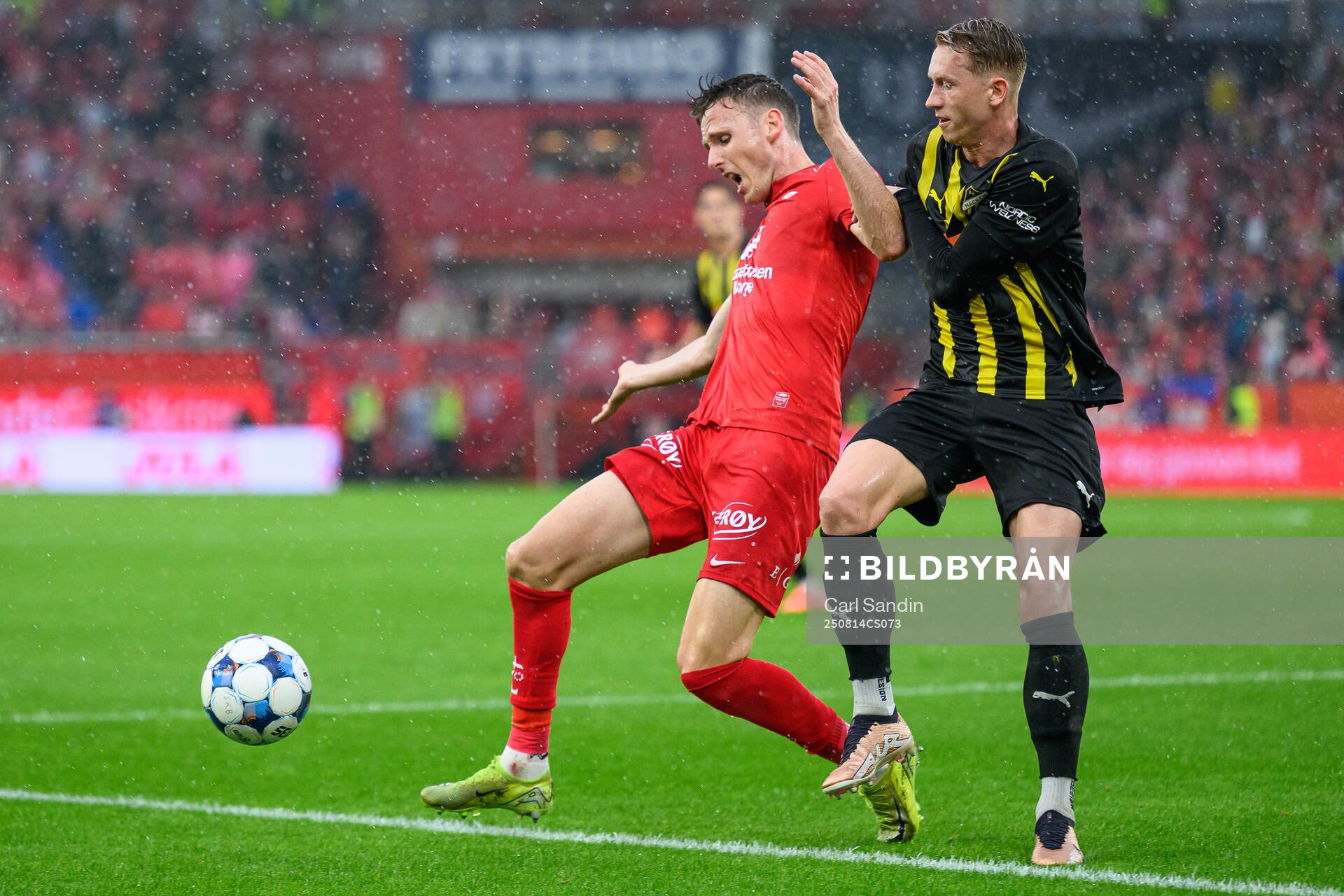 Joachim Soltvedt of Brann and Julius Lindberg of Häcken