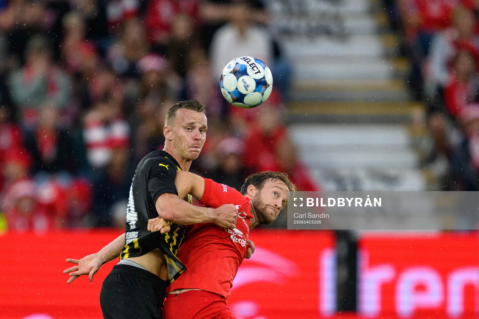 Marius Lode of Häcken and Bård Finne of Brann
