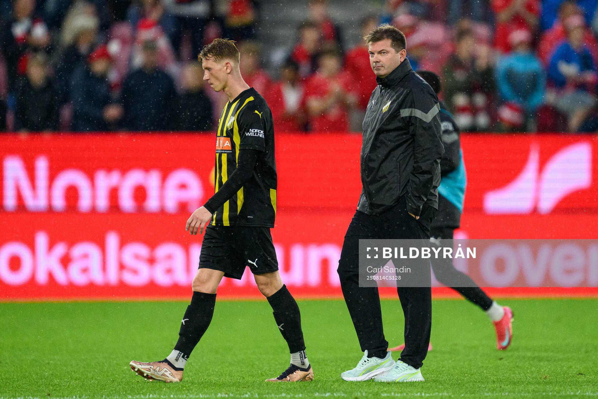 Julius Lindberg and coach Jens Gustafsson of Häcken look