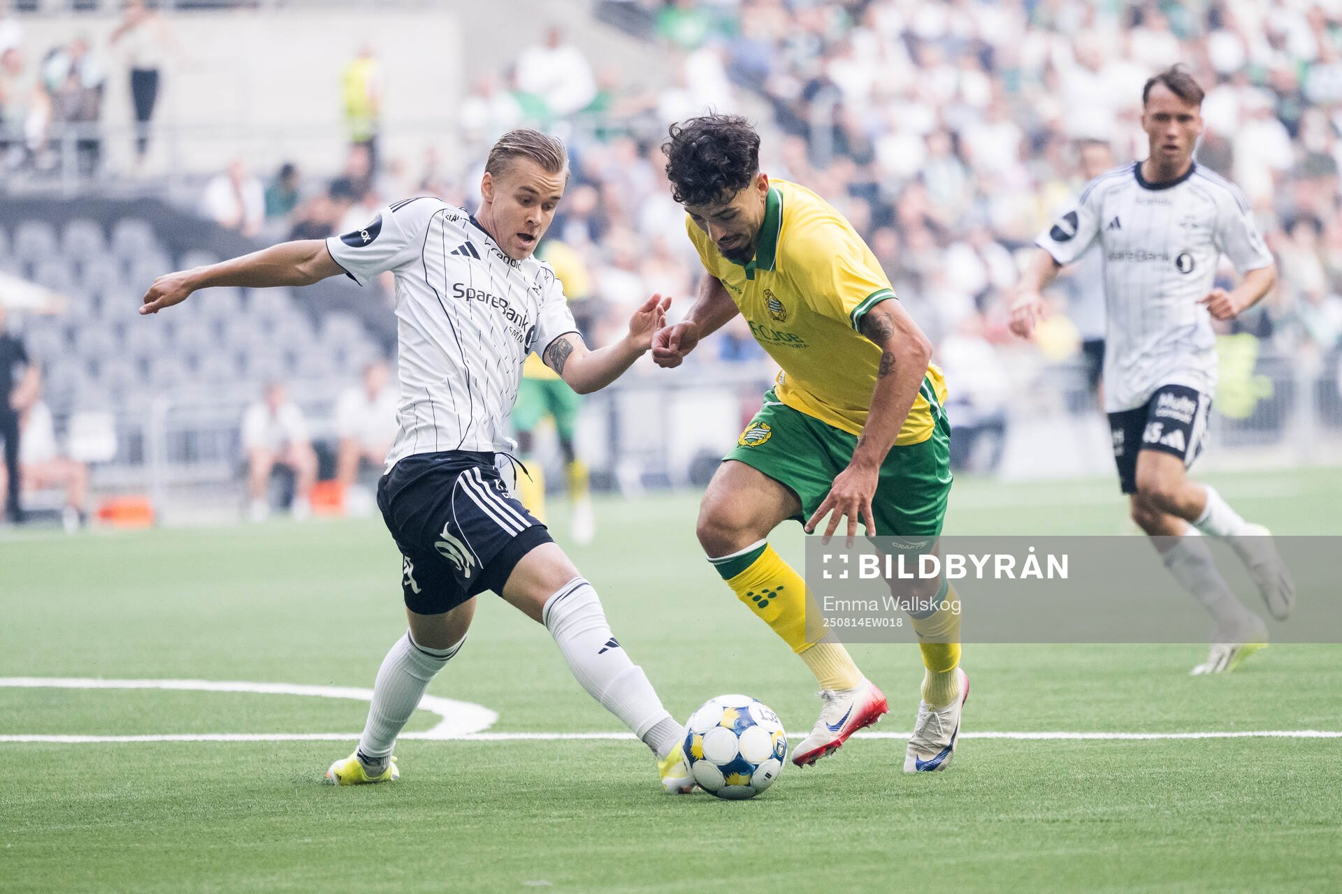 Santeri Väänänen of Rosenborg and Sebastian Tounekti of