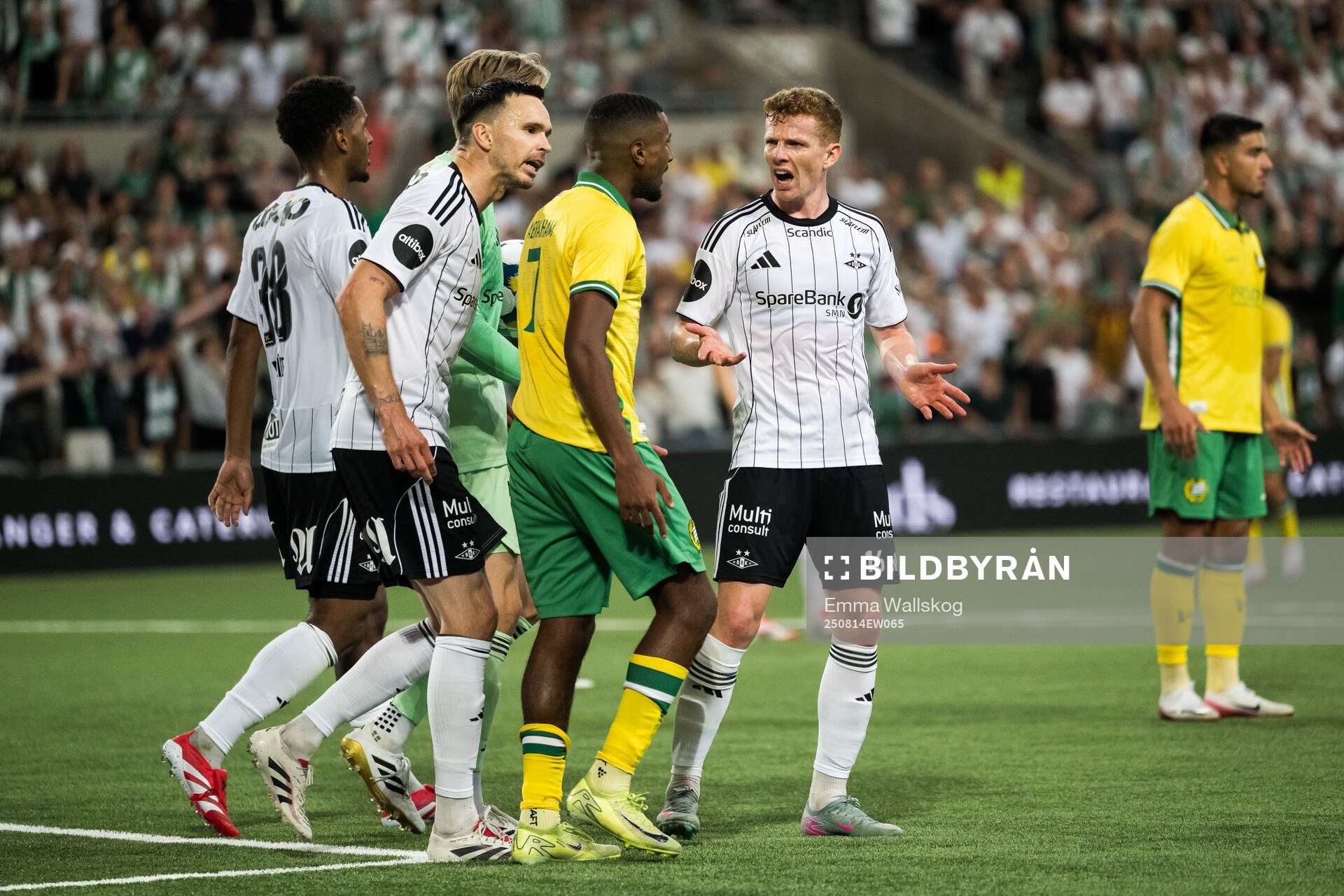 Ole Selnæs and Aslak Fonn Witry of Rosenborg and Paulos