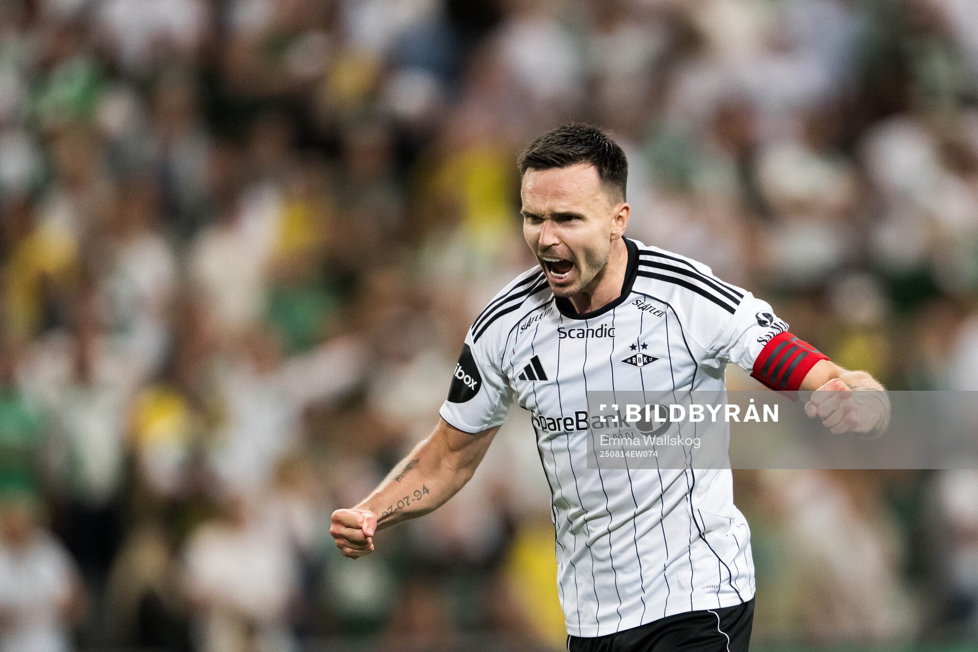 Ole Selnæs of Rosenborg celebrates