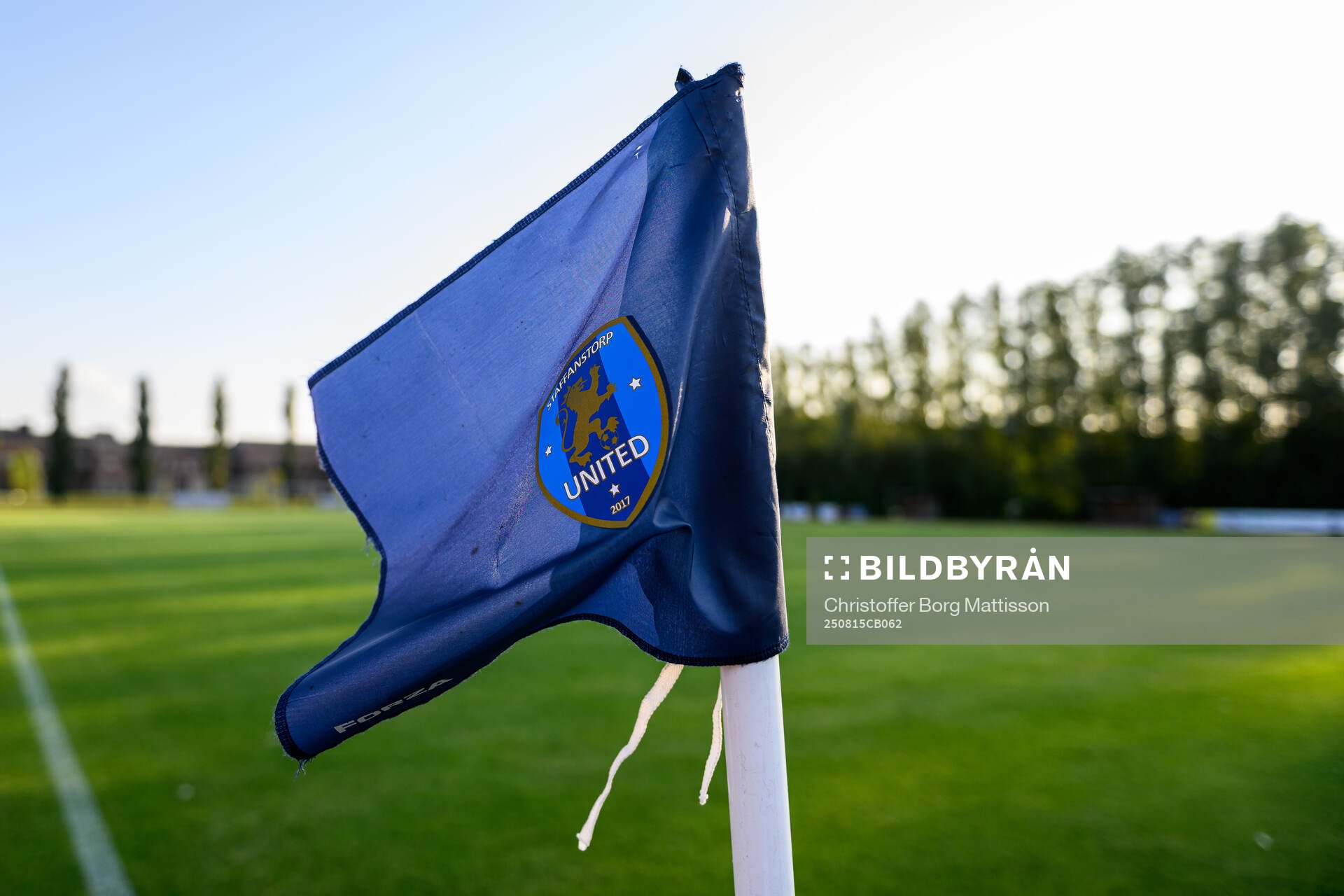 Staffanstorp Uniteds klubbmärke på en hörnflagga