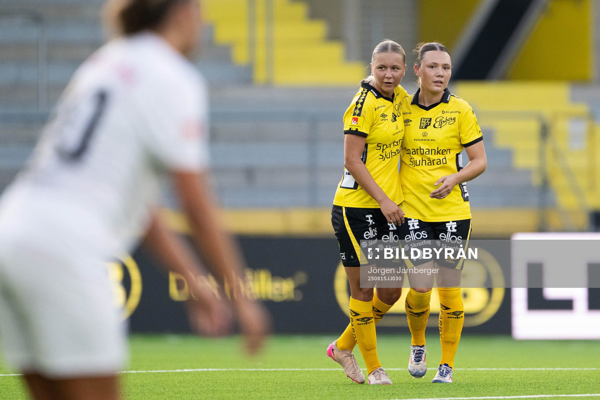 Elfsborgs Alice Broman och Hedvig Petersson jublar