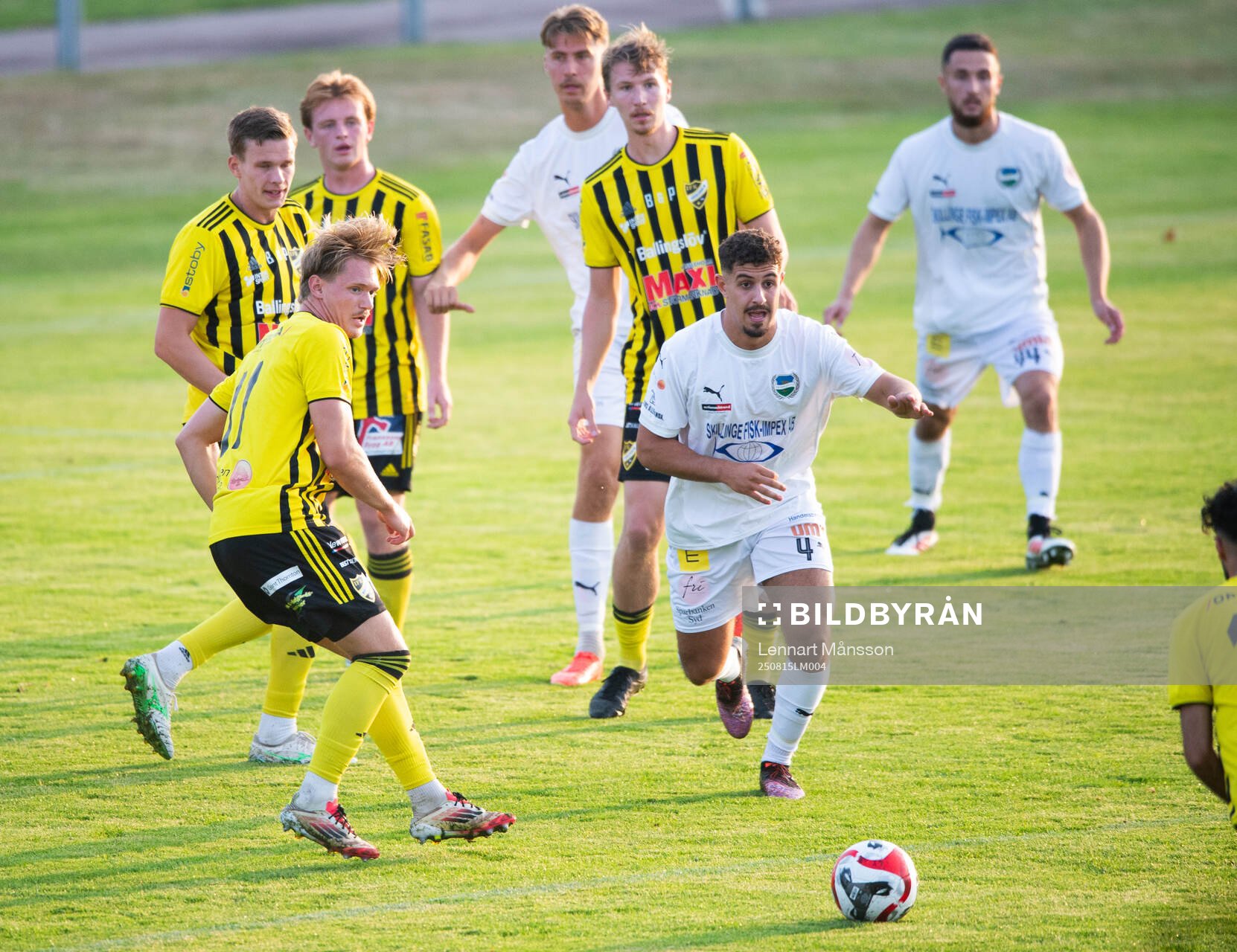 IFK Hässleholms Kasper Månsson och Österlens Joseph Atie