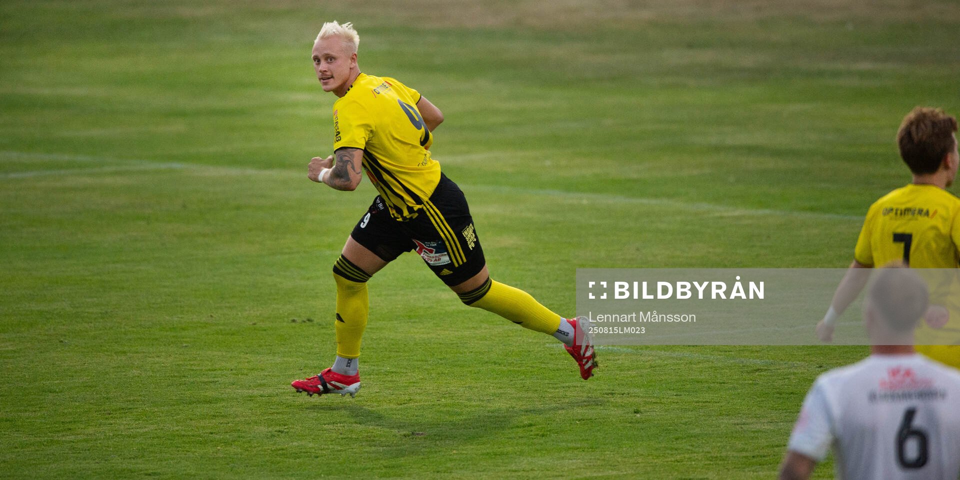 IFK Hässleholms Alexander Sjöström har gjort 2-0 och