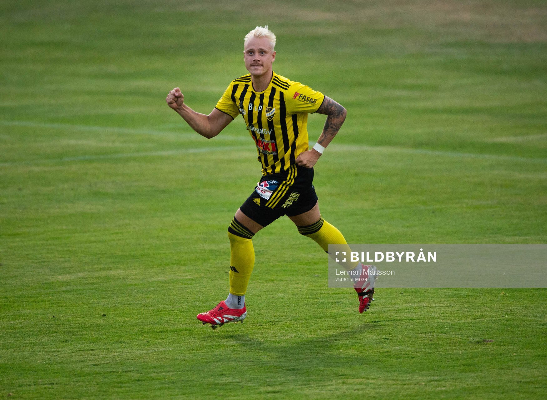 IFK Hässleholms Alexander Sjöström har gjort 2-0 och