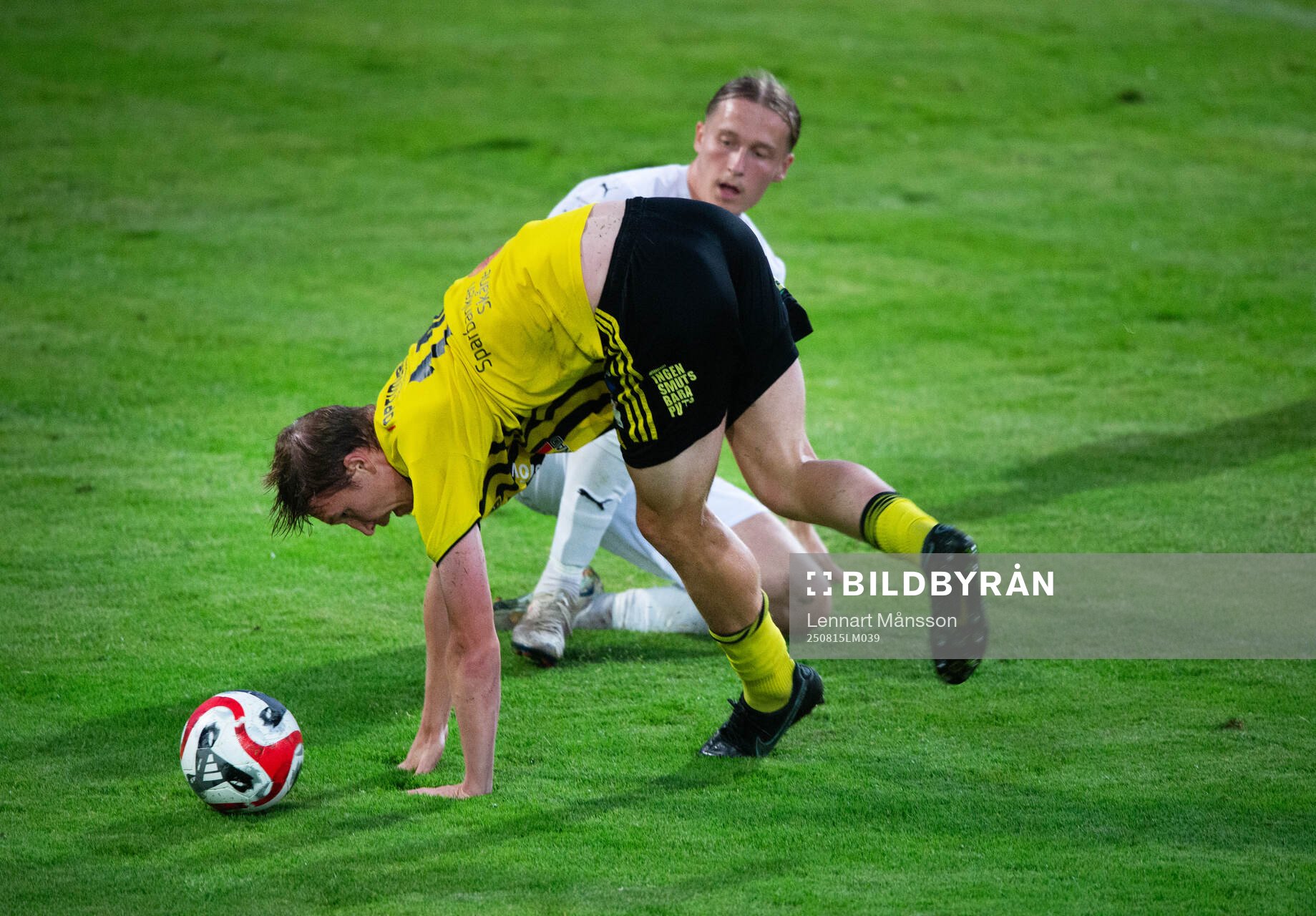 IFK Hässleholms Hugo Arvidsson och Österlens Banush
