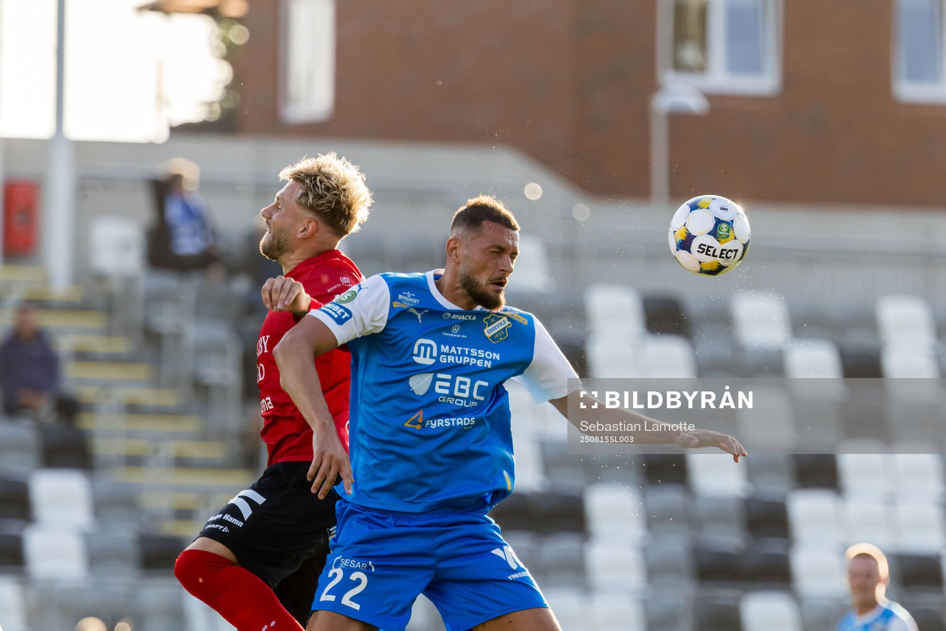 Trelleborgs Zean Peetz Dalugge och Oddevolds Albert Ejupi