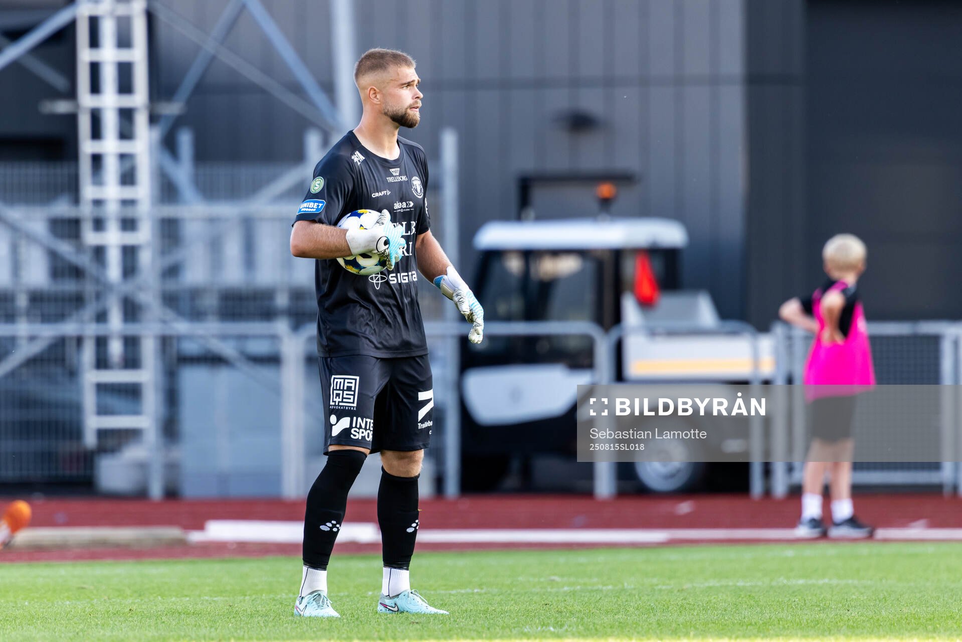 Trelleborgs målvakt Victor Astor