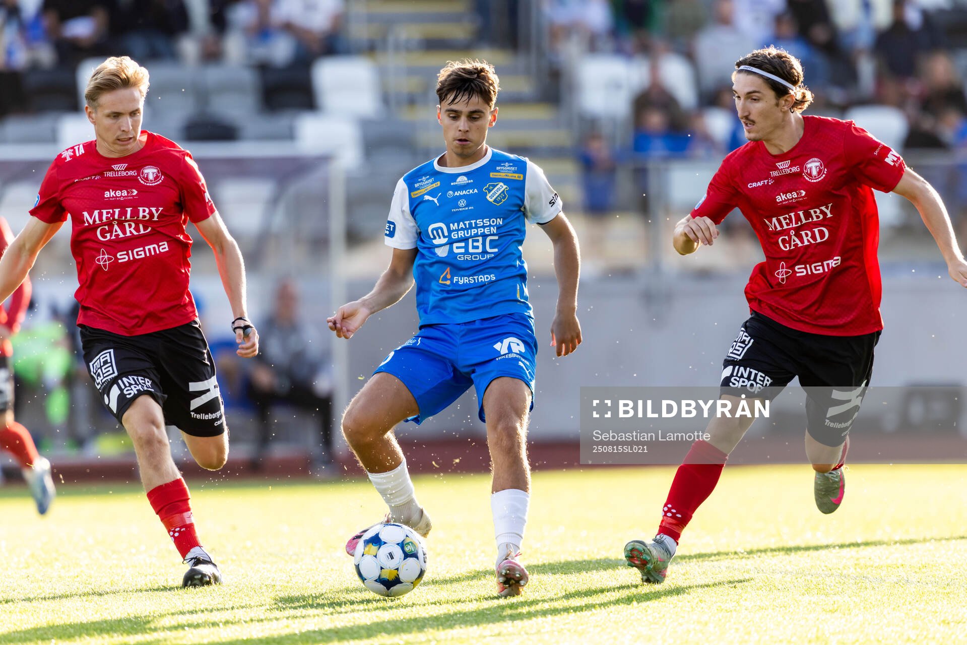 Oddevolds Emir Derviskadic och Trelleborgs Hugo Engström