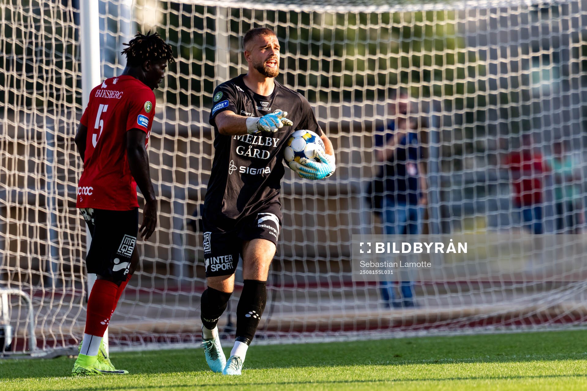 Trelleborgs målvakt Victor Astor