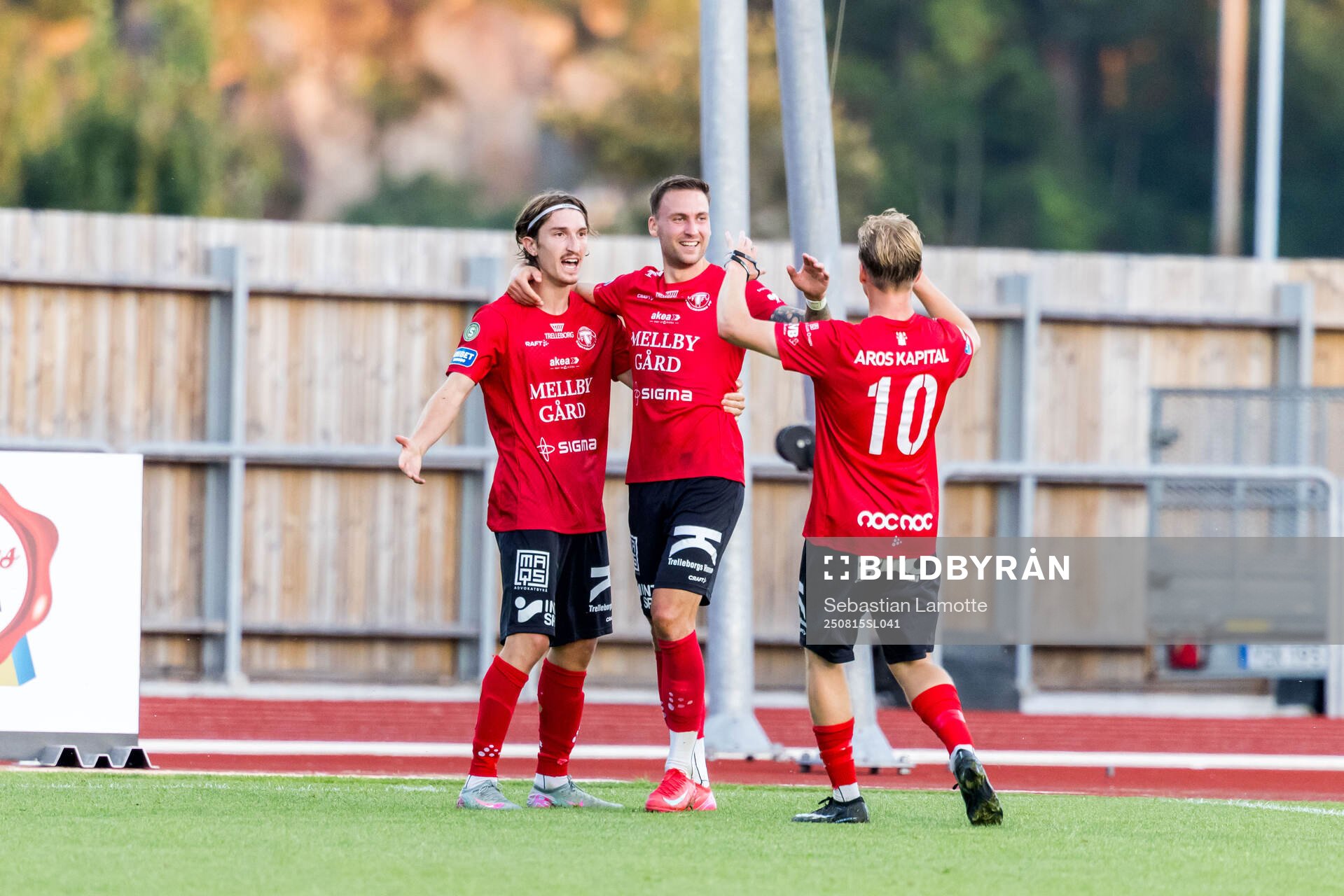 Trelleborgs Hugo Engström jublar